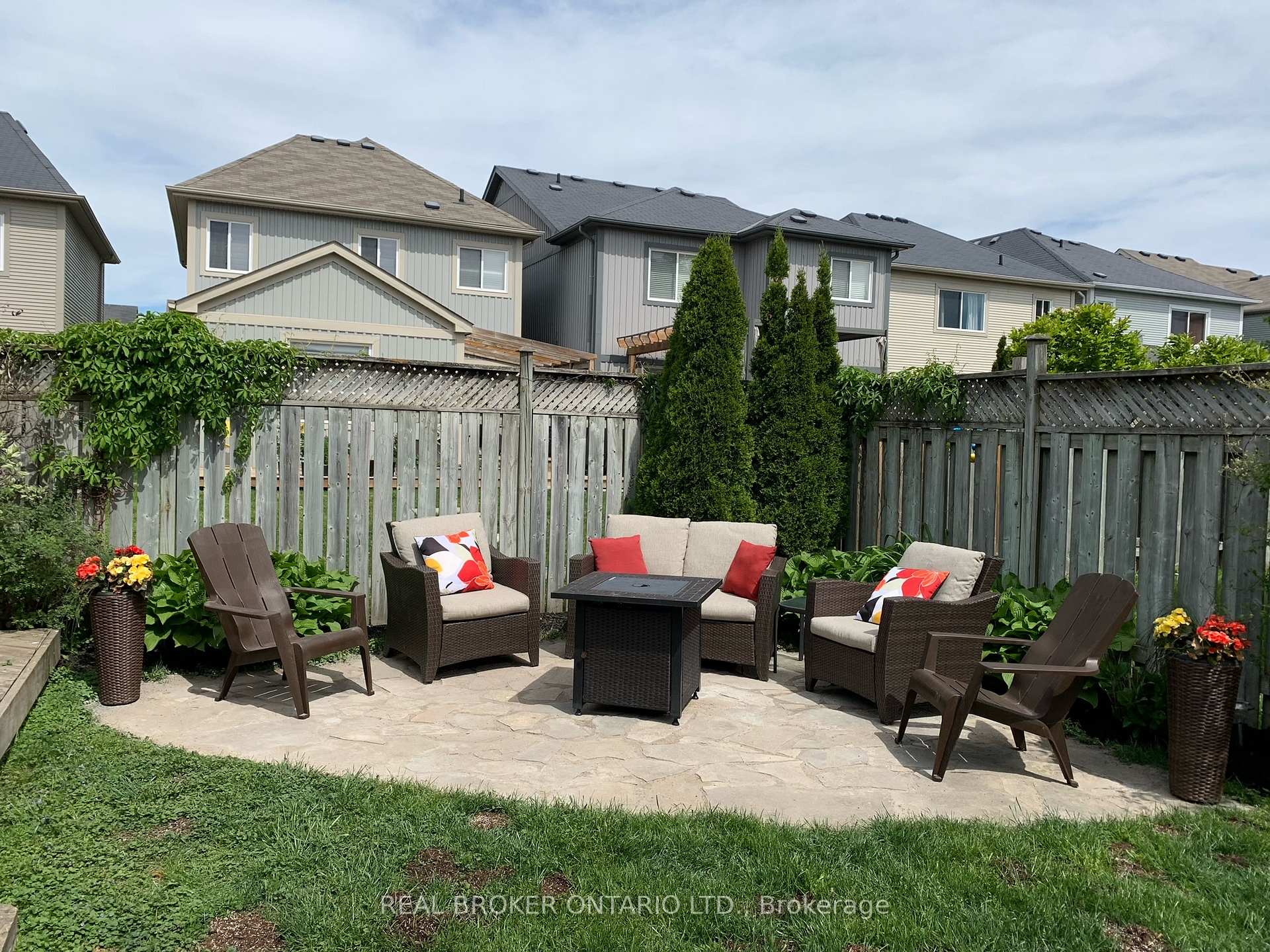 Photo 24 of 44 Goodwin Avenue, Clarington, Bowmanville — HOMEH