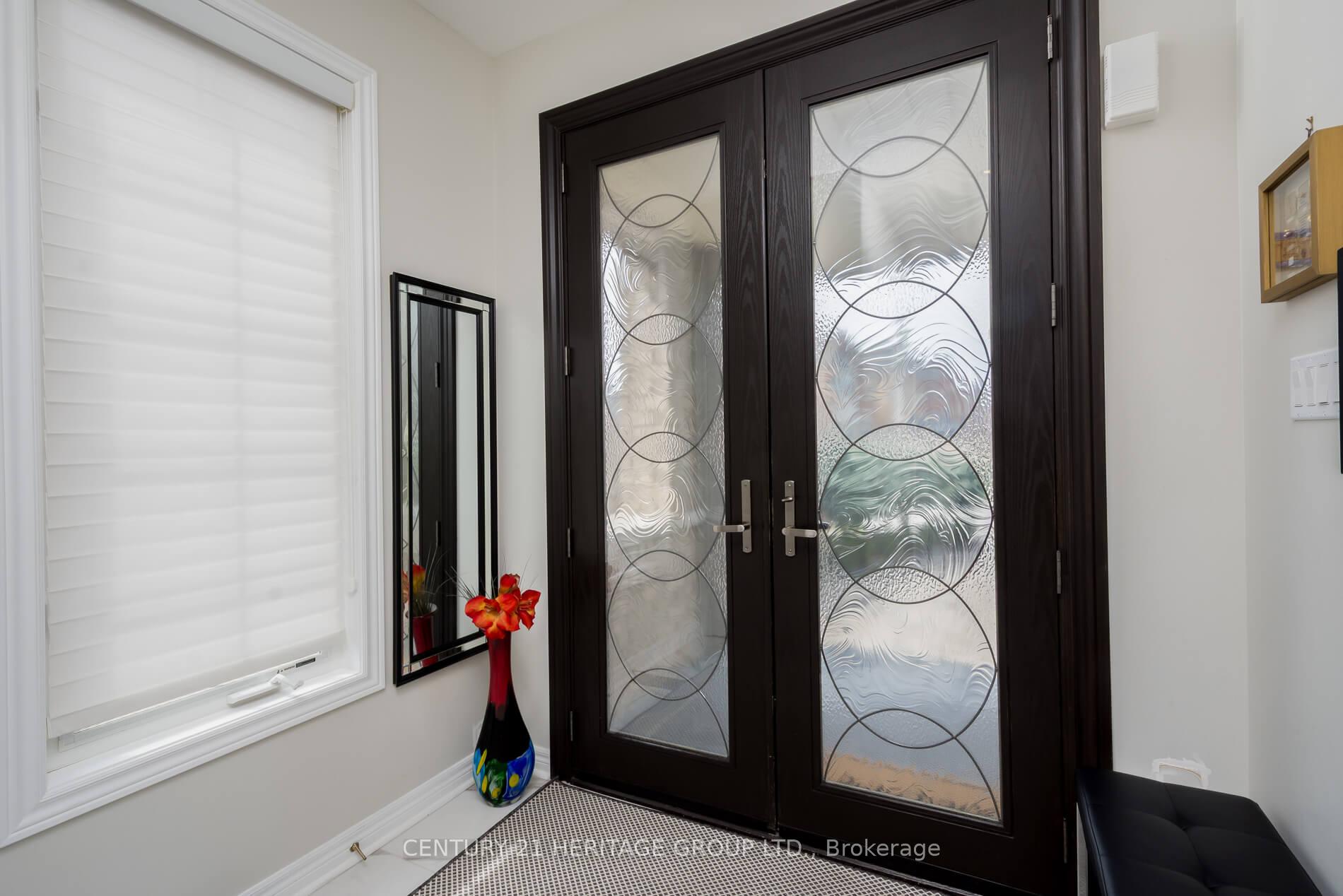 Photo 5 of 11 Mary Ellen Baker Crescent, Vaughan, Patterson — HOMEH