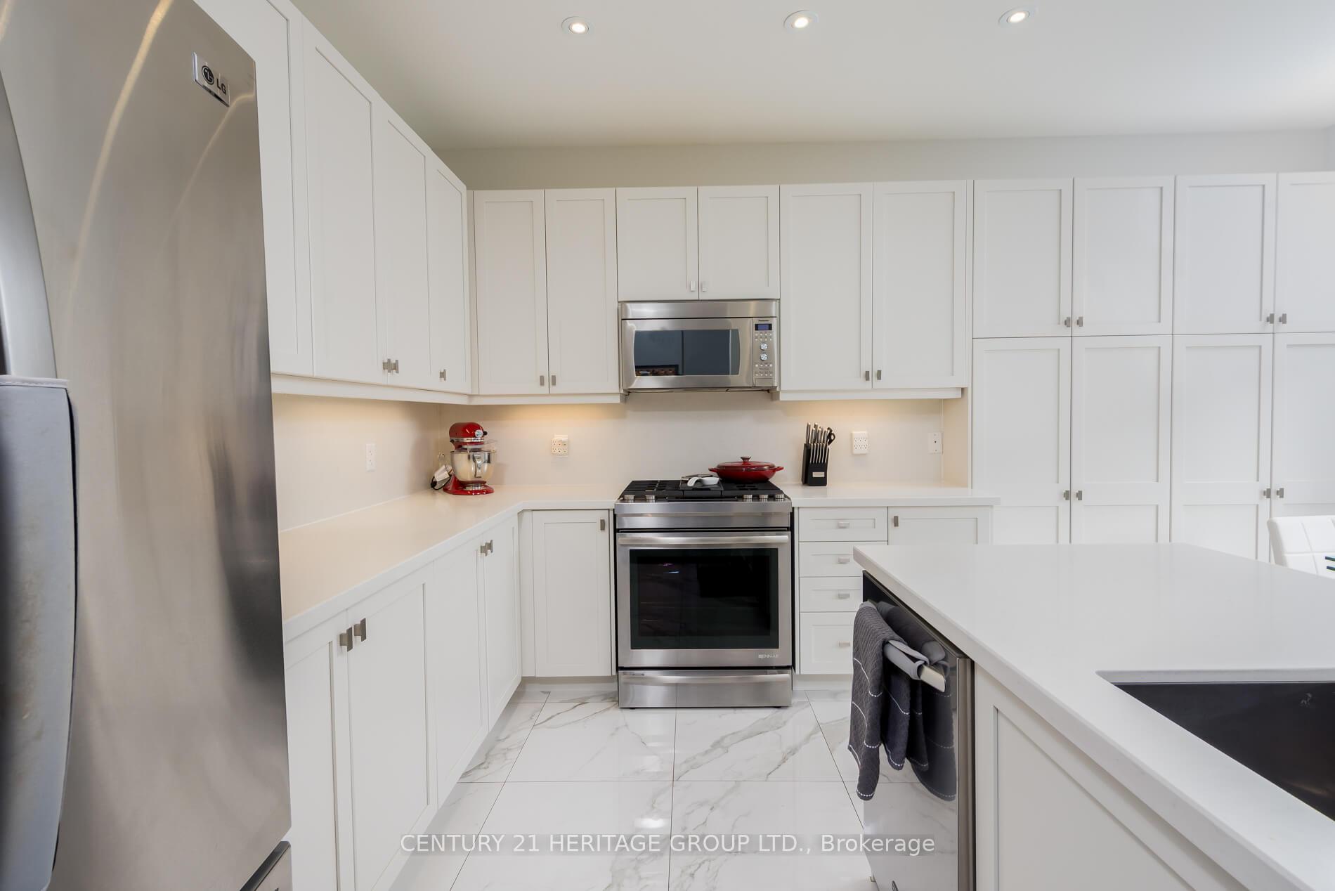 Photo 7 of 11 Mary Ellen Baker Crescent, Vaughan, Patterson — HOMEH