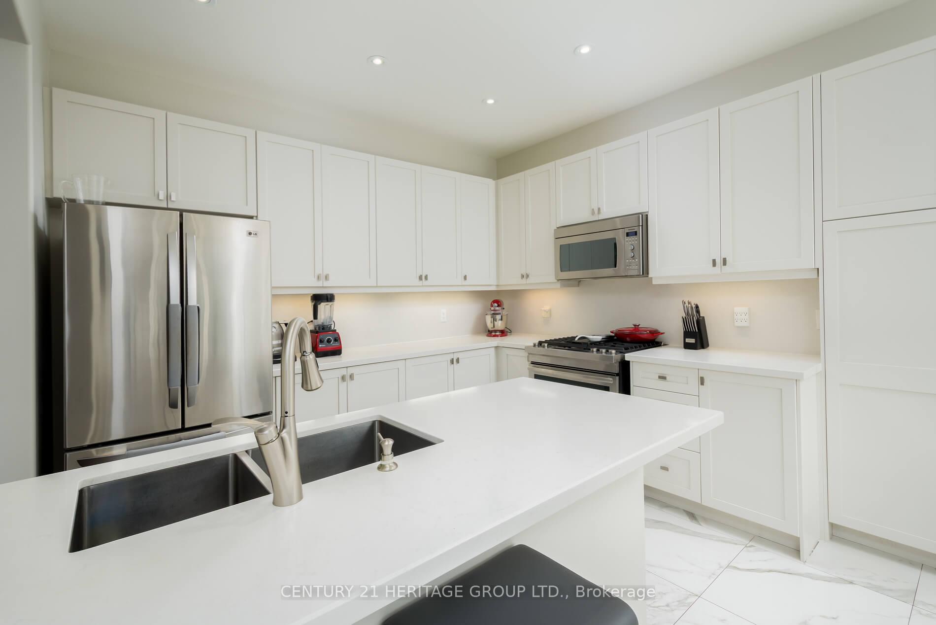 Photo 8 of 11 Mary Ellen Baker Crescent, Vaughan, Patterson — HOMEH
