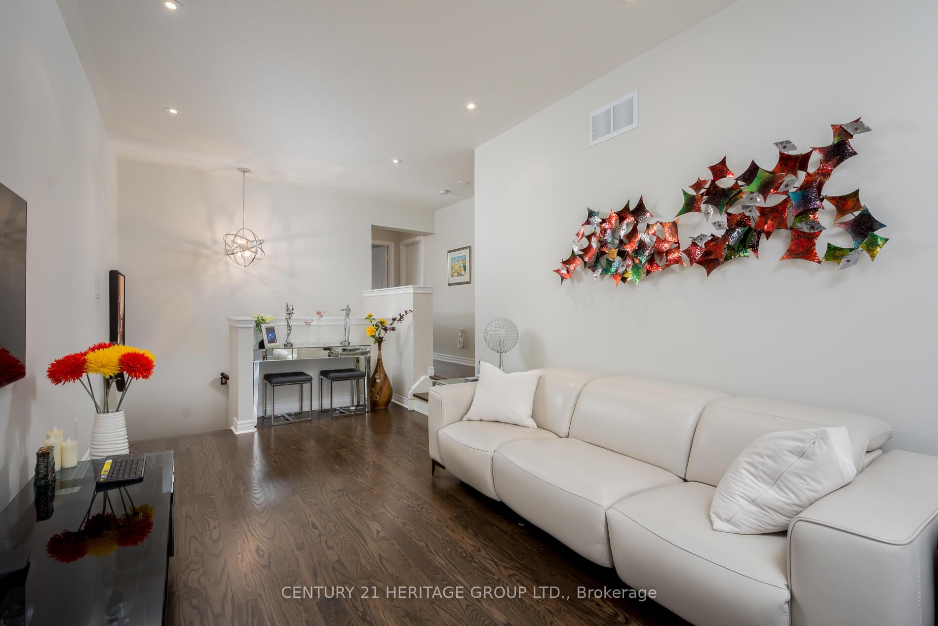 Photo 9 of 11 Mary Ellen Baker Crescent, Vaughan, Patterson — HOMEH