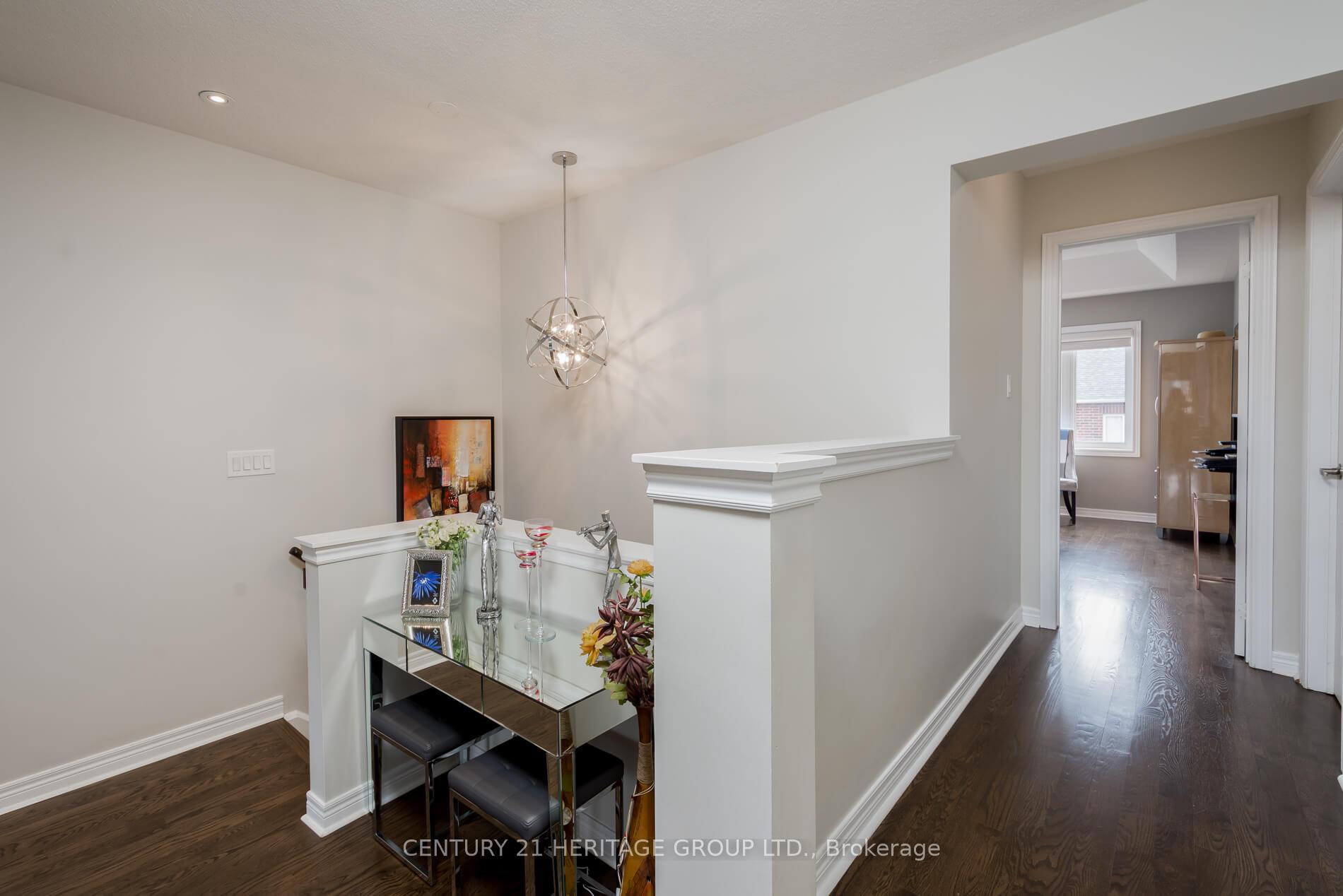 Photo 3 of 11 Mary Ellen Baker Crescent, Vaughan, Patterson — HOMEH