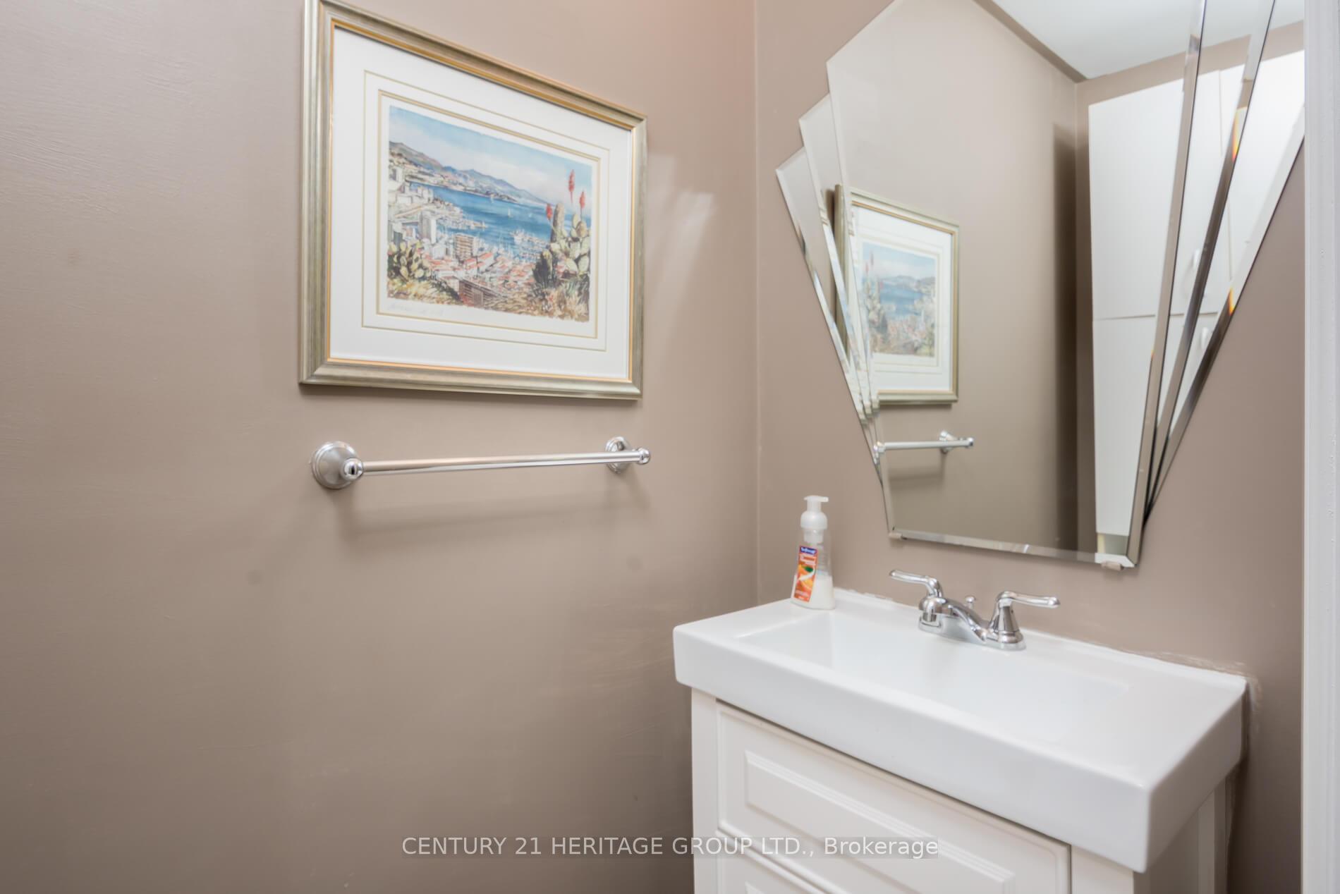 Photo 13 of 11 Mary Ellen Baker Crescent, Vaughan, Patterson — HOMEH