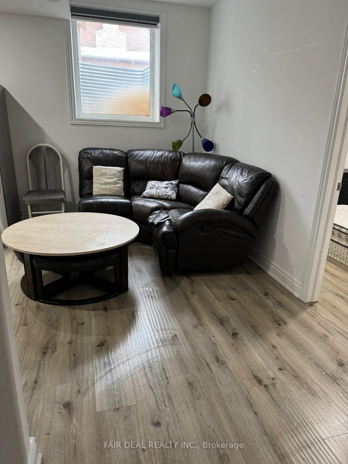 Photo 5 of 33 Blue Silo Way, Brampton, Credit Valley — HOMEH