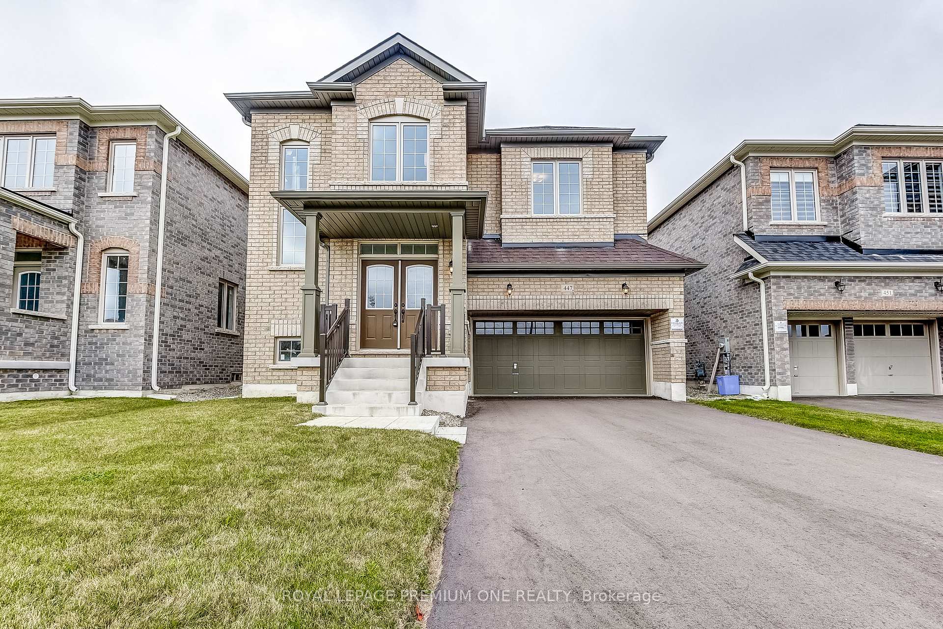 Front of 447 Black Cherry Crescent
