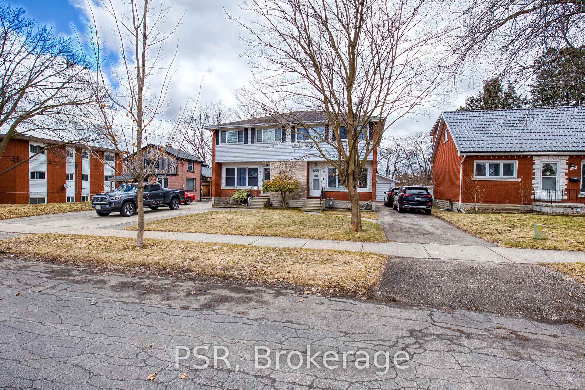 Photo 10 of 53 Donald Street, Kitchener — HOMEH