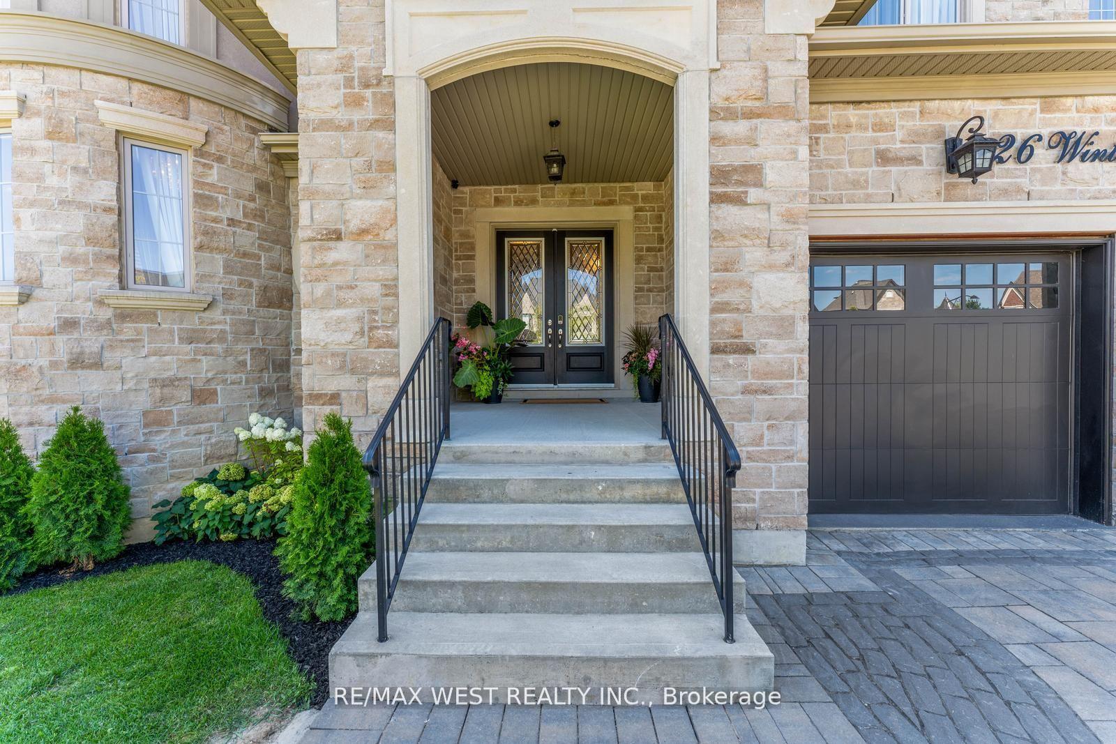 Photo 6 of 26 Winterlude Court, Vaughan, Kleinburg — HOMEH
