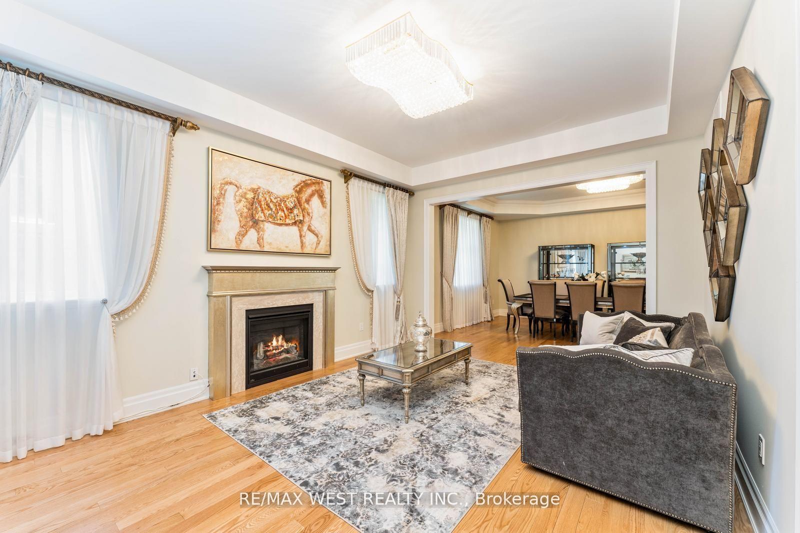 Photo 12 of 26 Winterlude Court, Vaughan, Kleinburg — HOMEH