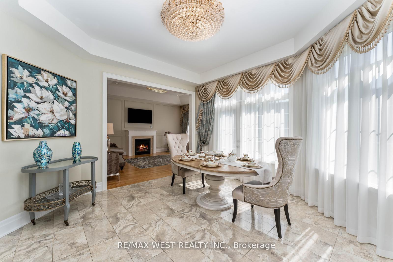 Photo 11 of 26 Winterlude Court, Vaughan, Kleinburg — HOMEH