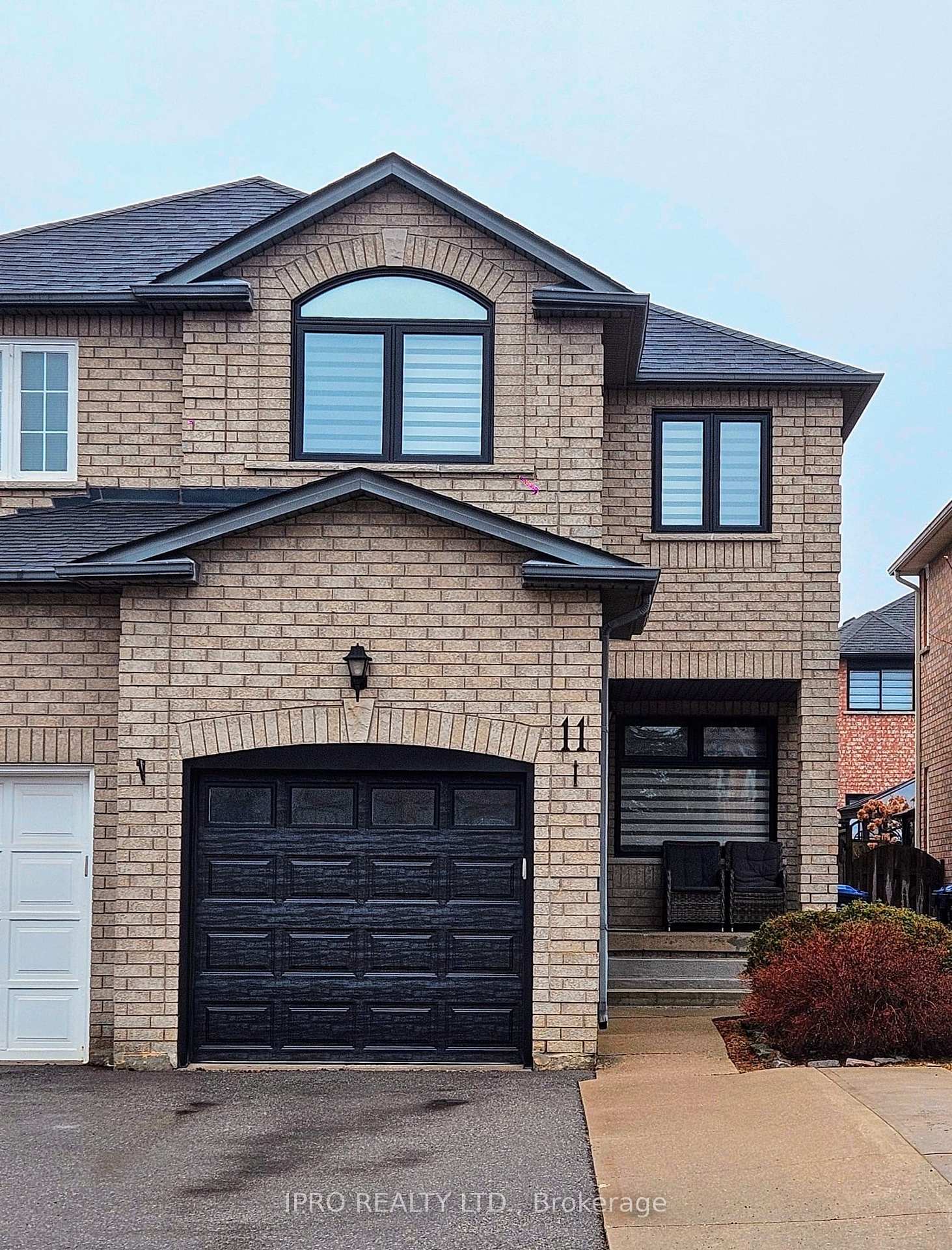 Front of 11 Carriage House Road