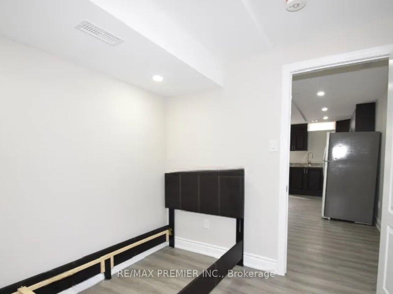 Photo 6 of Unit Bsmt, 10 Lockheed Crescent, Brampton, Fletcher's Meadow — HOMEH