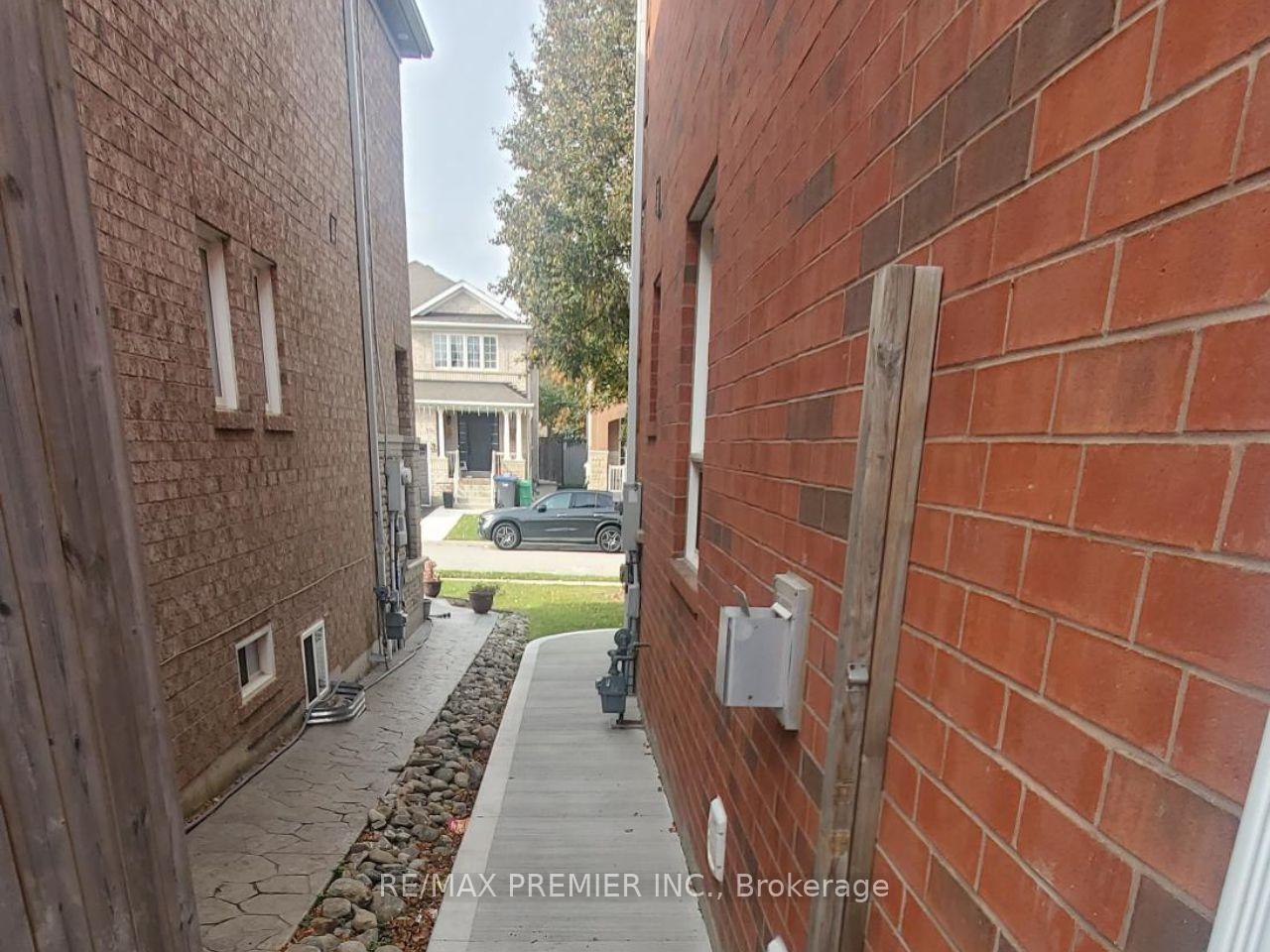 Photo 16 of Unit Bsmt, 10 Lockheed Crescent, Brampton, Fletcher's Meadow — HOMEH