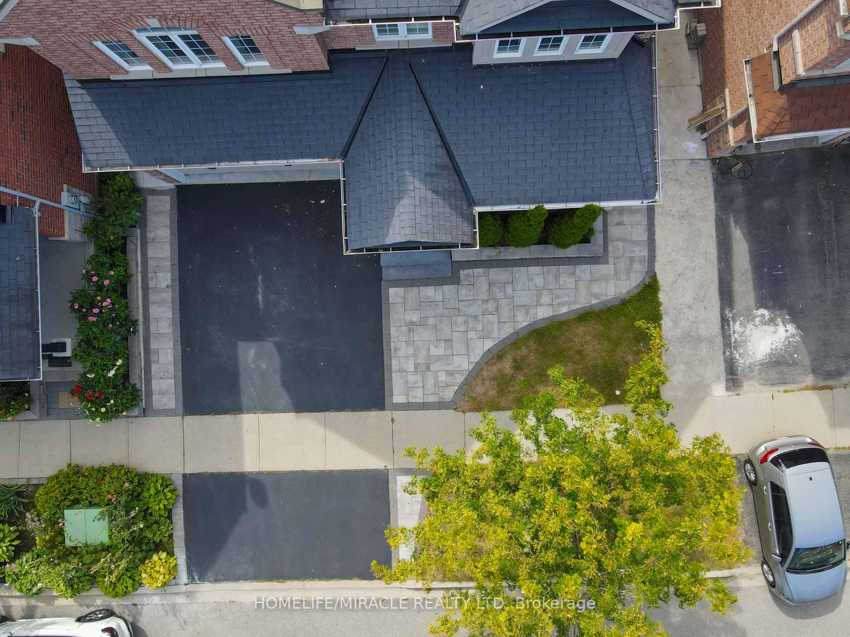 Photo 3 of 20 Cragg Crescent, Ajax, Northwest Ajax — HOMEH
