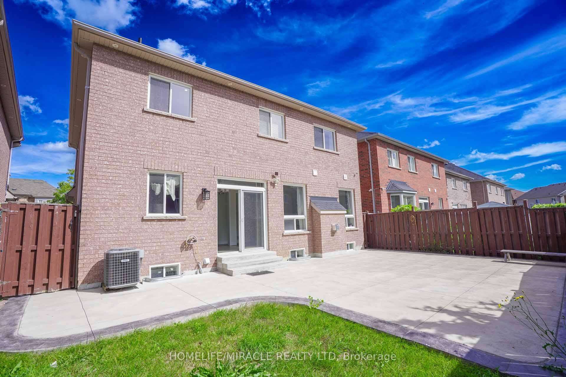 Photo 40 of 20 Cragg Crescent, Ajax, Northwest Ajax — HOMEH