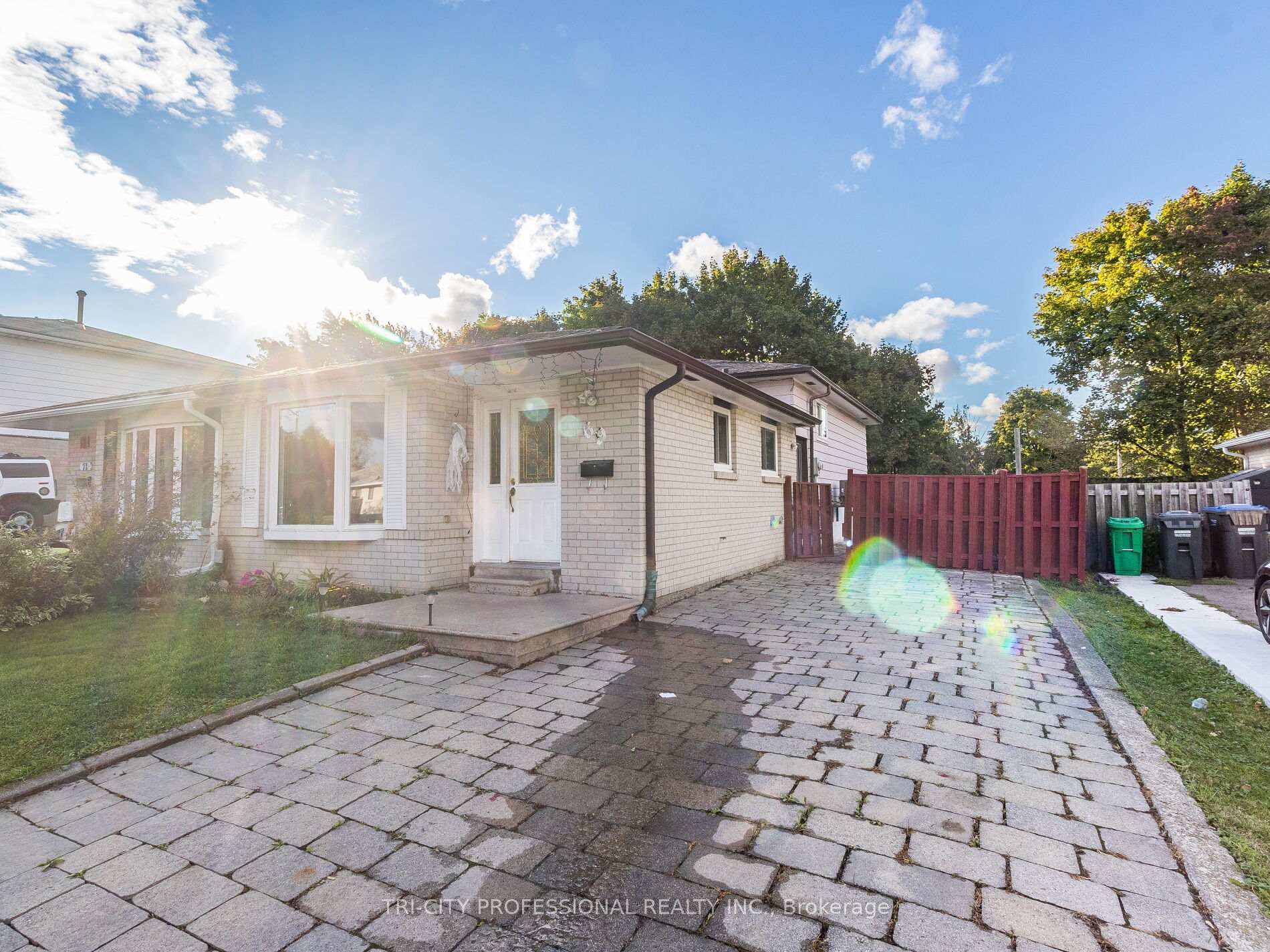Photo 13 of 69 Greenwood Crescent, Brampton, Northgate — HOMEH