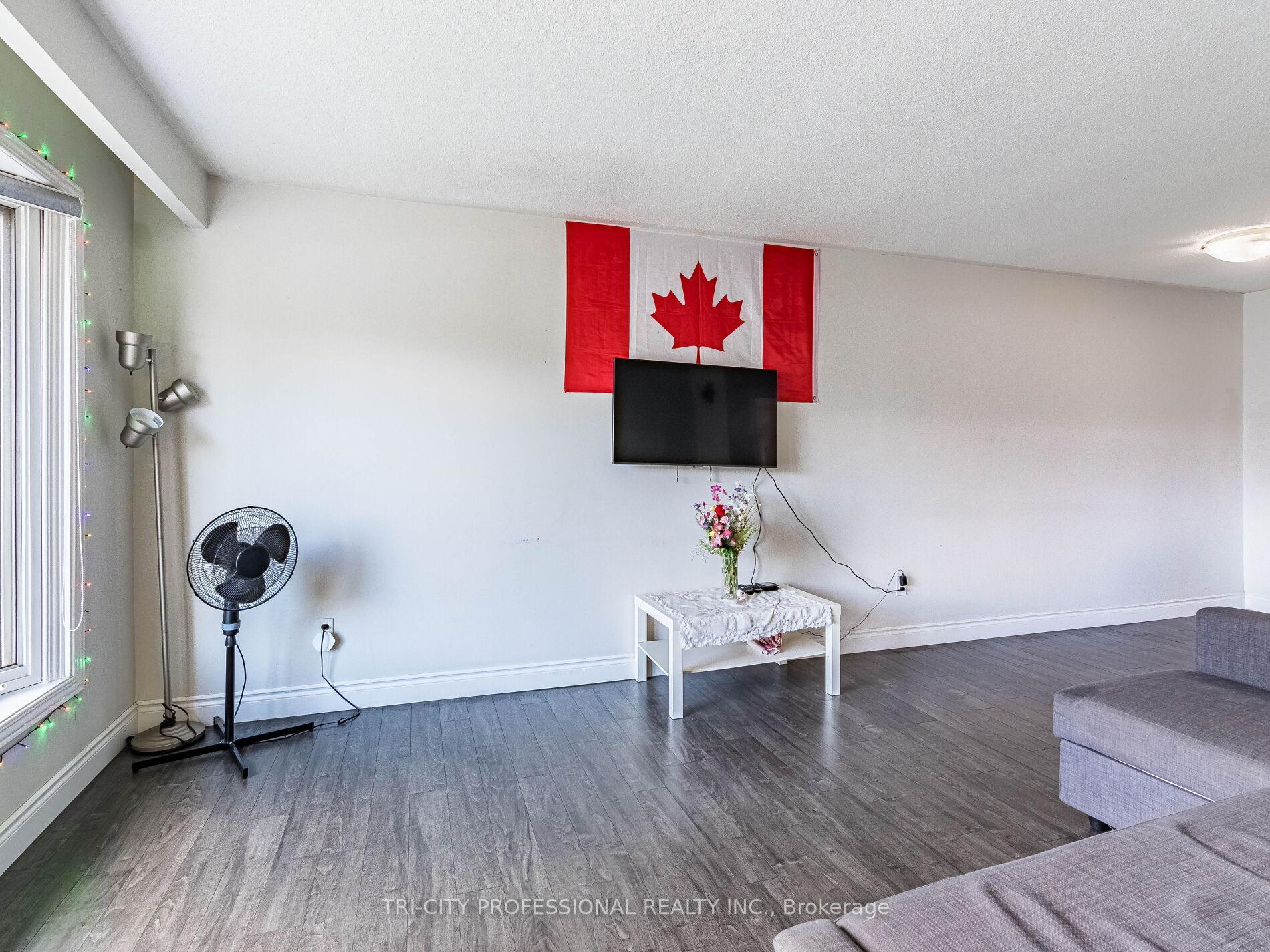 Photo 11 of 69 Greenwood Crescent, Brampton, Northgate — HOMEH