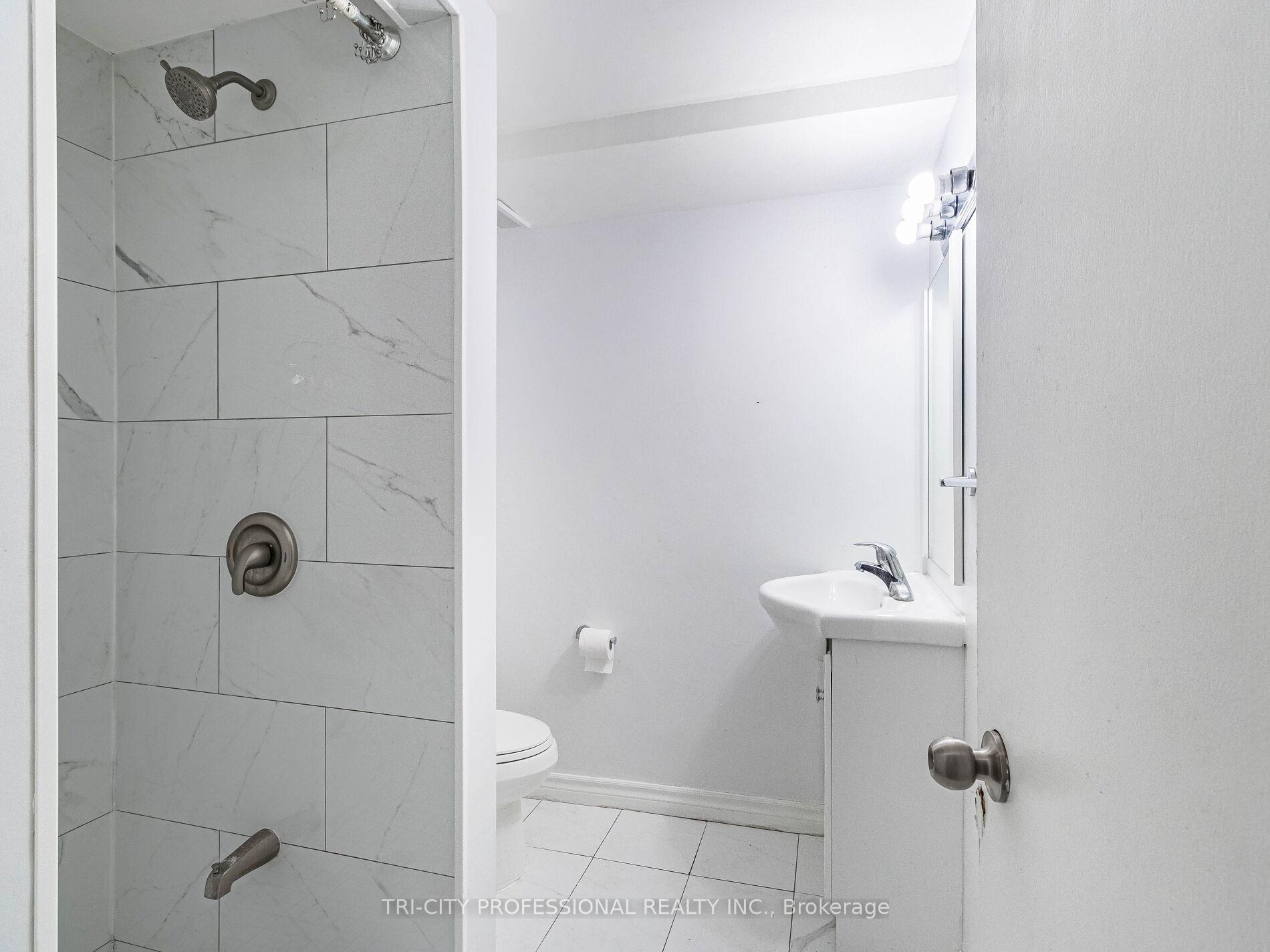 Photo 9 of 69 Greenwood Crescent, Brampton, Northgate — HOMEH