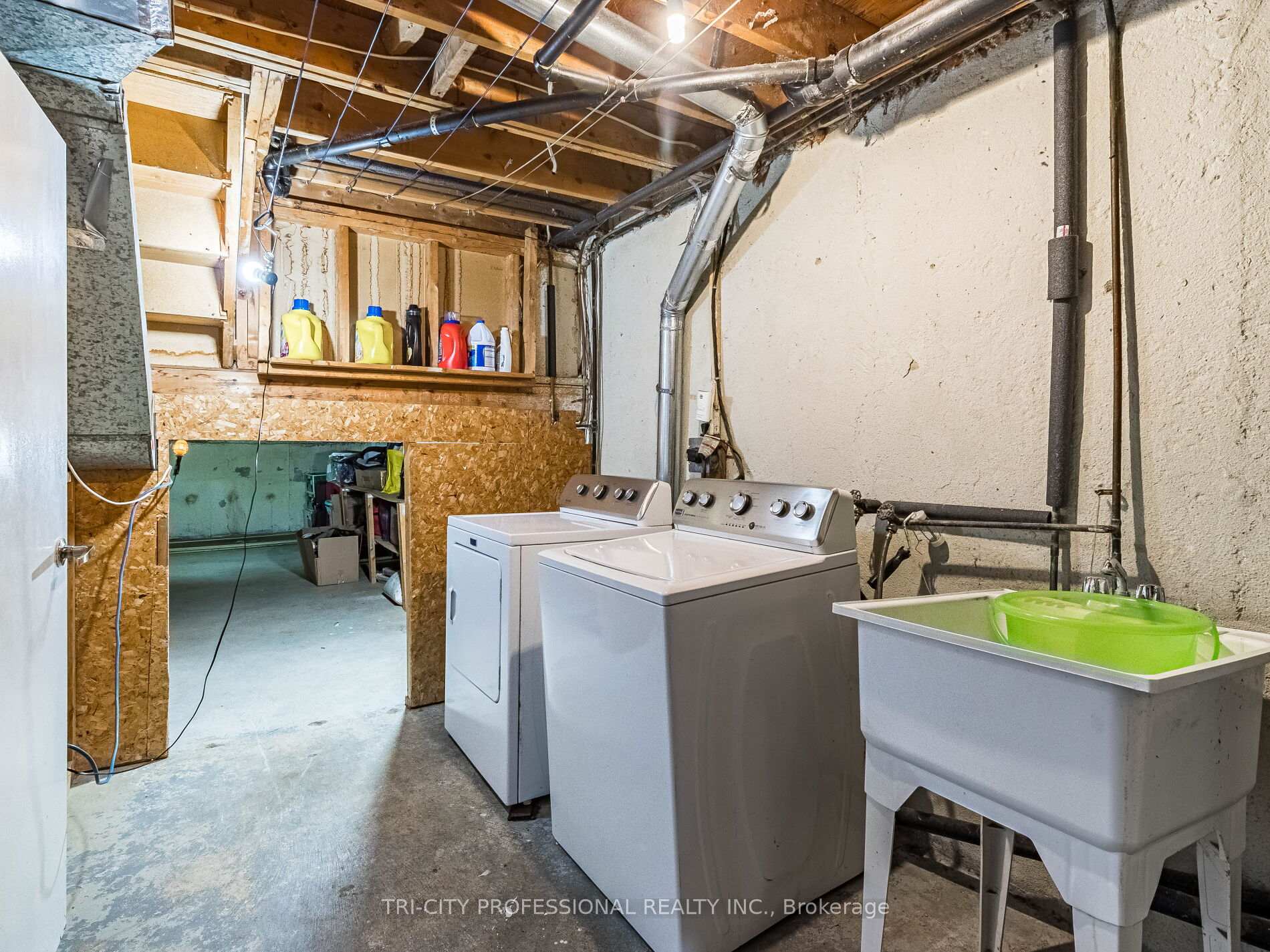 Photo 3 of 69 Greenwood Crescent, Brampton, Northgate — HOMEH