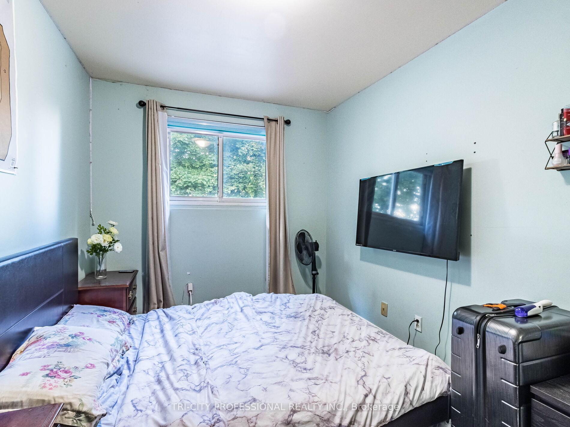 Photo 24 of 69 Greenwood Crescent, Brampton, Northgate — HOMEH