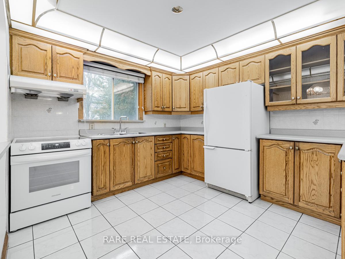 Photo 18 of 101 Hillmount Avenue, Toronto, Englemount-Lawrence — HOMEH