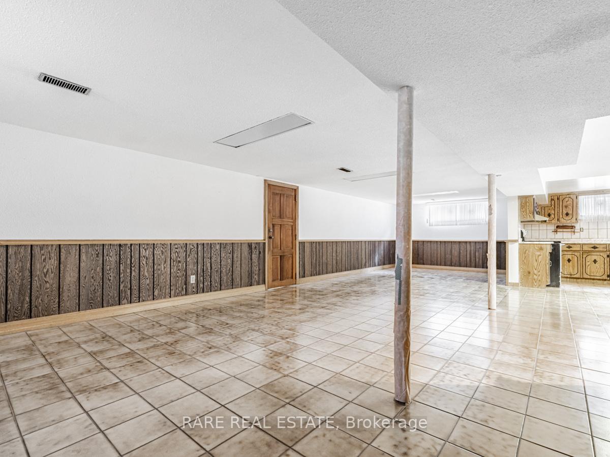 Photo 27 of 101 Hillmount Avenue, Toronto, Englemount-Lawrence — HOMEH