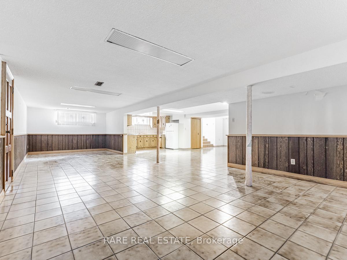 Photo 26 of 101 Hillmount Avenue, Toronto, Englemount-Lawrence — HOMEH