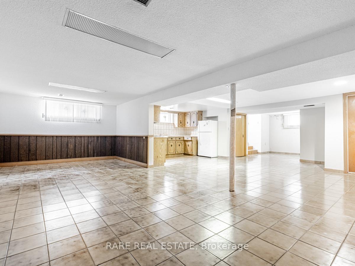 Photo 21 of 101 Hillmount Avenue, Toronto, Englemount-Lawrence — HOMEH