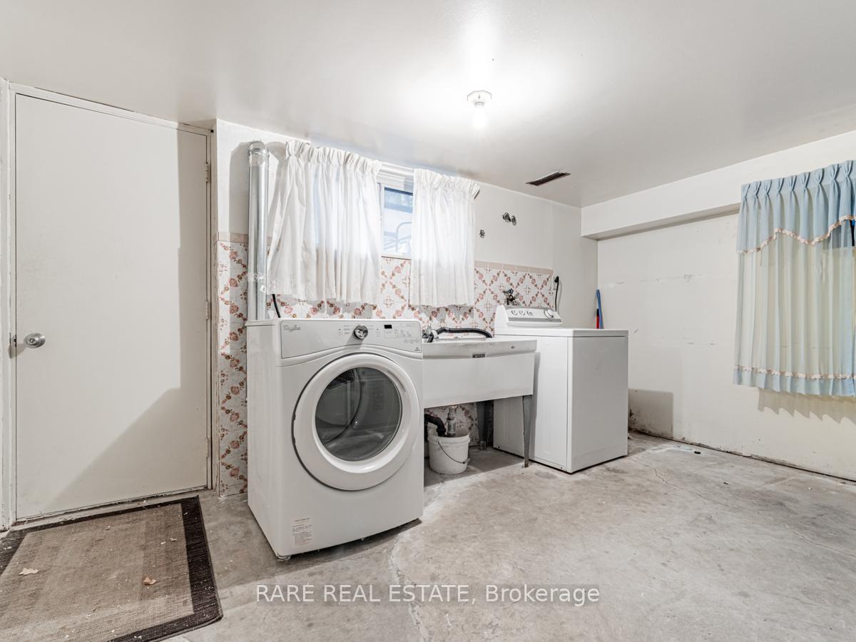 Photo 25 of 101 Hillmount Avenue, Toronto, Englemount-Lawrence — HOMEH