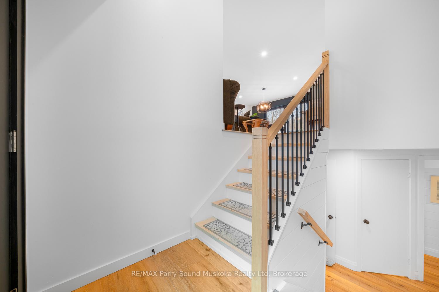 Photo 5 of 5 Hillview Drive, McDougall — HOMEH