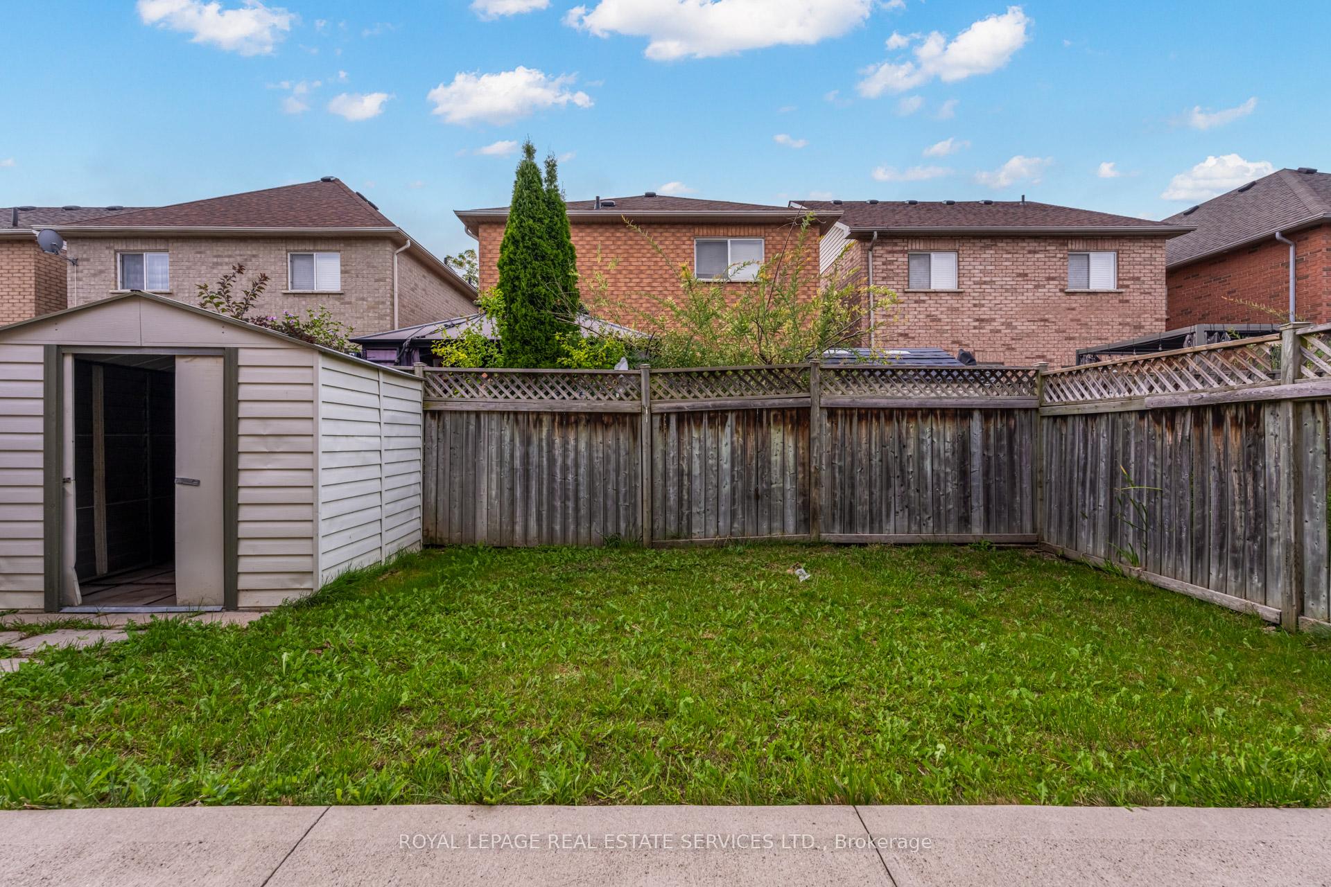 Photo 33 of 35 Pauline Crescent, Brampton, Fletcher's Meadow — HOMEH