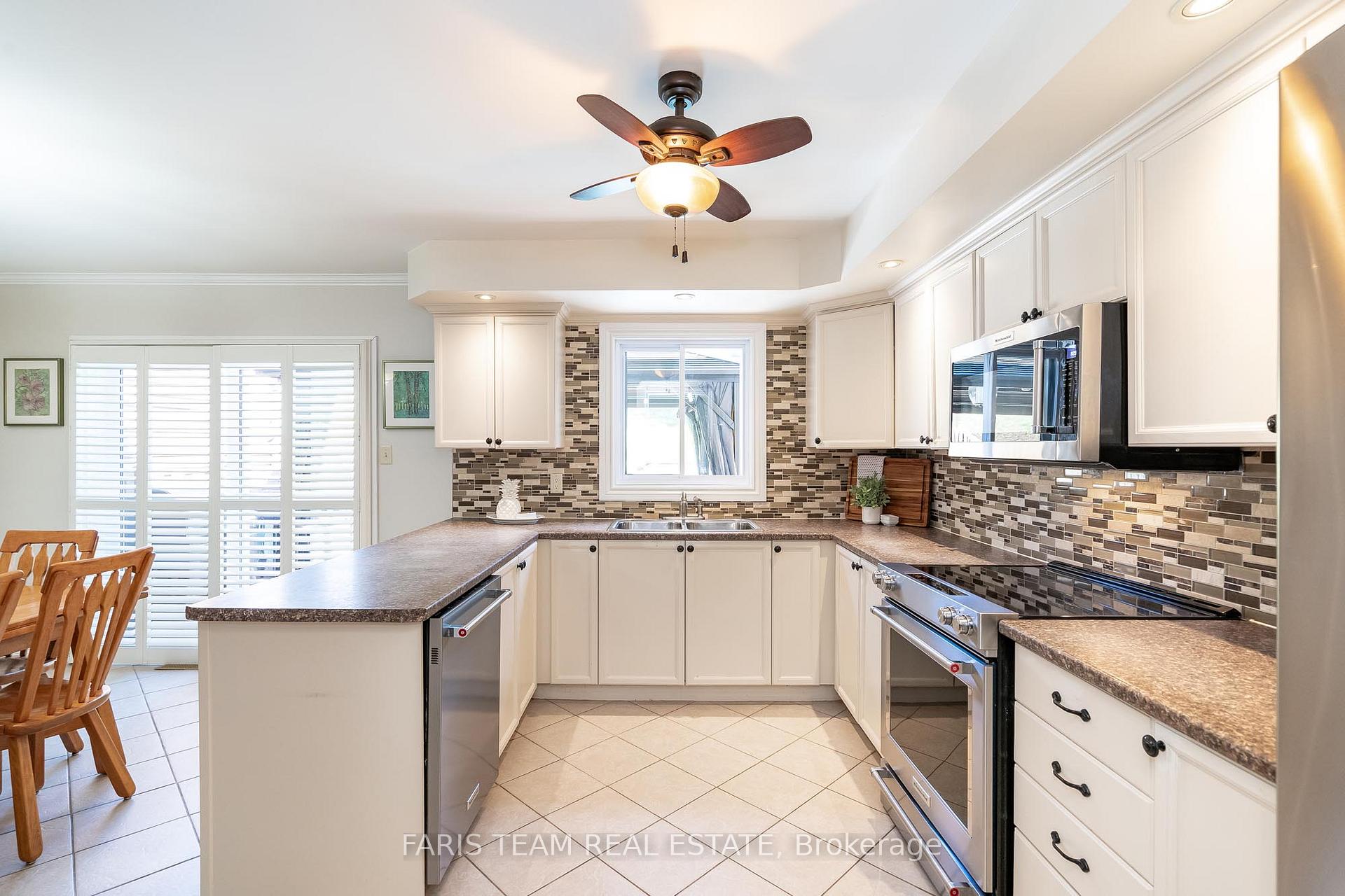 Photo 3 of 110 Chieftain Crescent, Barrie, Allandale Heights — HOMEH