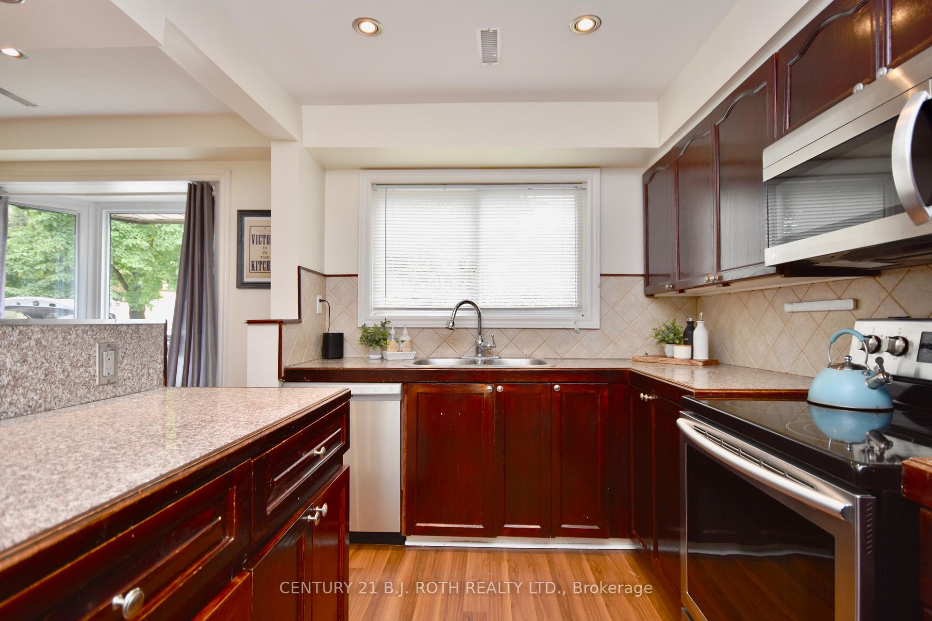Photo 11 of 2 Lewis Lane, Barrie, Letitia Heights — HOMEH