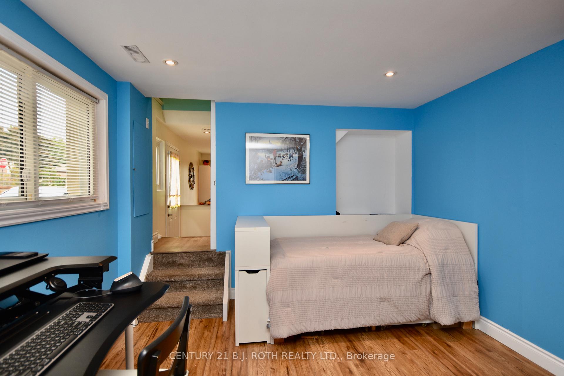 Photo 14 of 2 Lewis Lane, Barrie, Letitia Heights — HOMEH