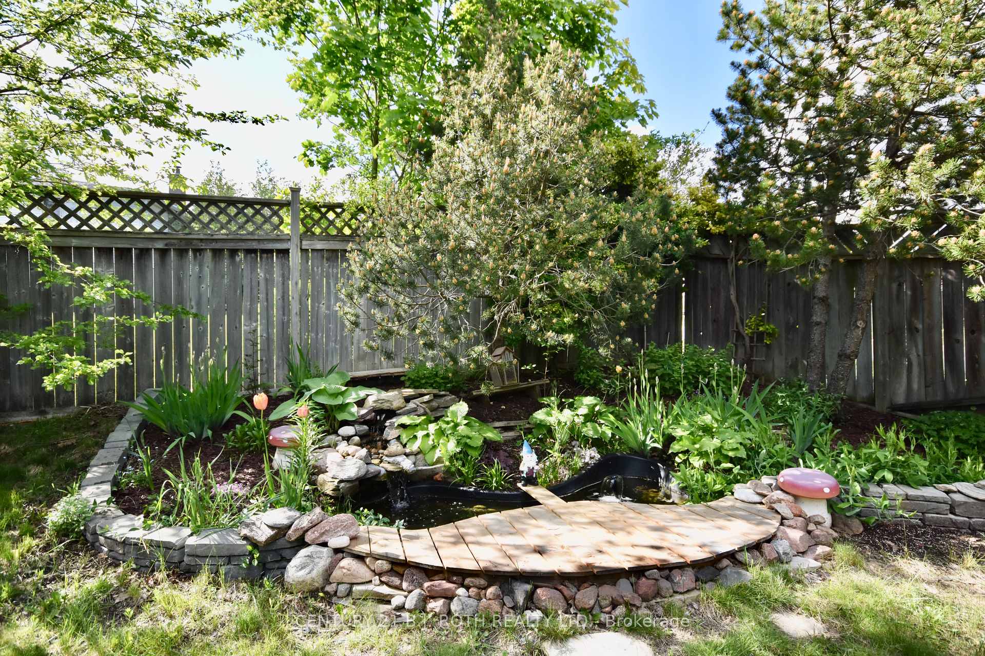 Photo 24 of 2 Lewis Lane, Barrie, Letitia Heights — HOMEH