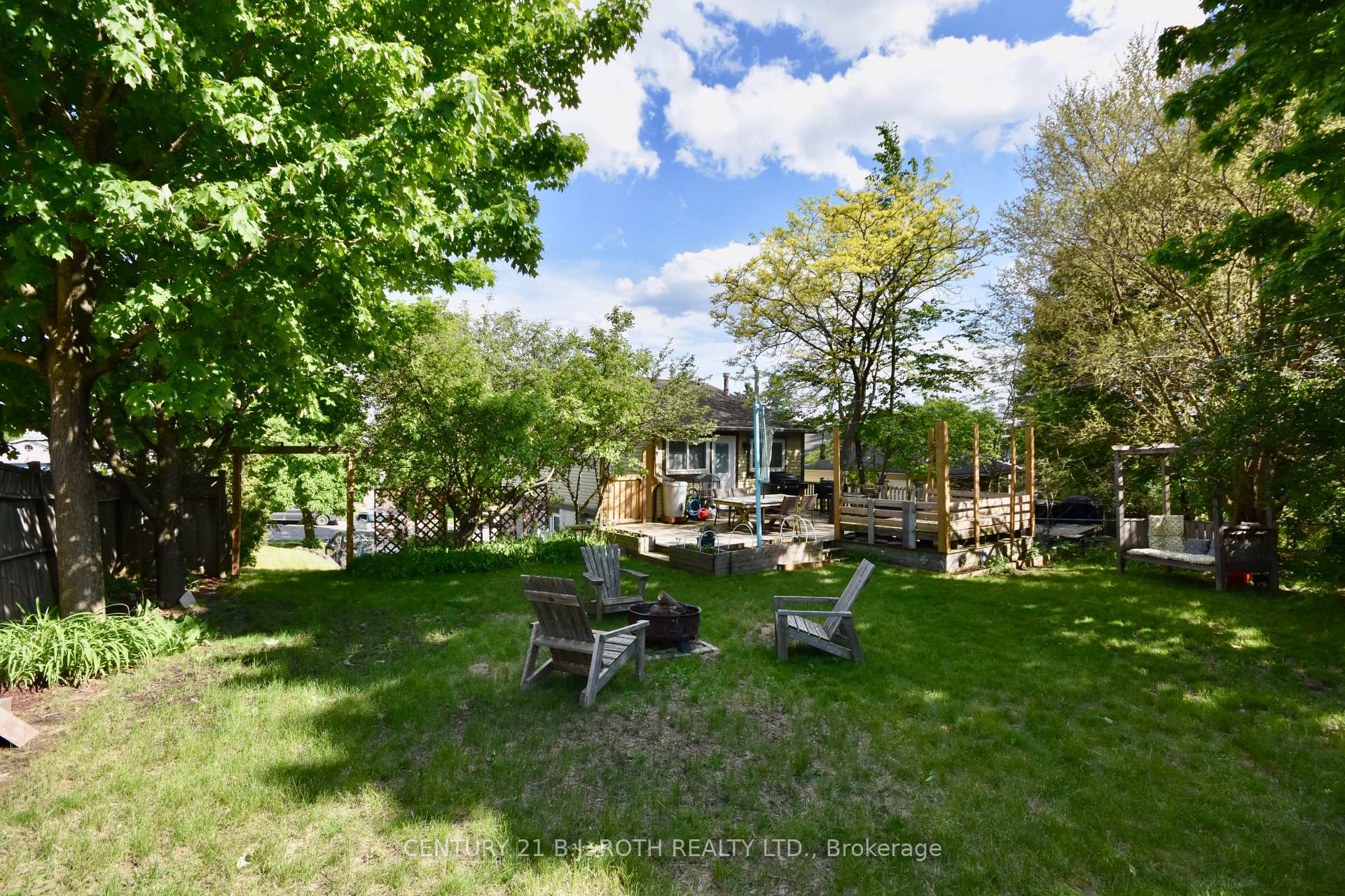 Photo 18 of 2 Lewis Lane, Barrie, Letitia Heights — HOMEH