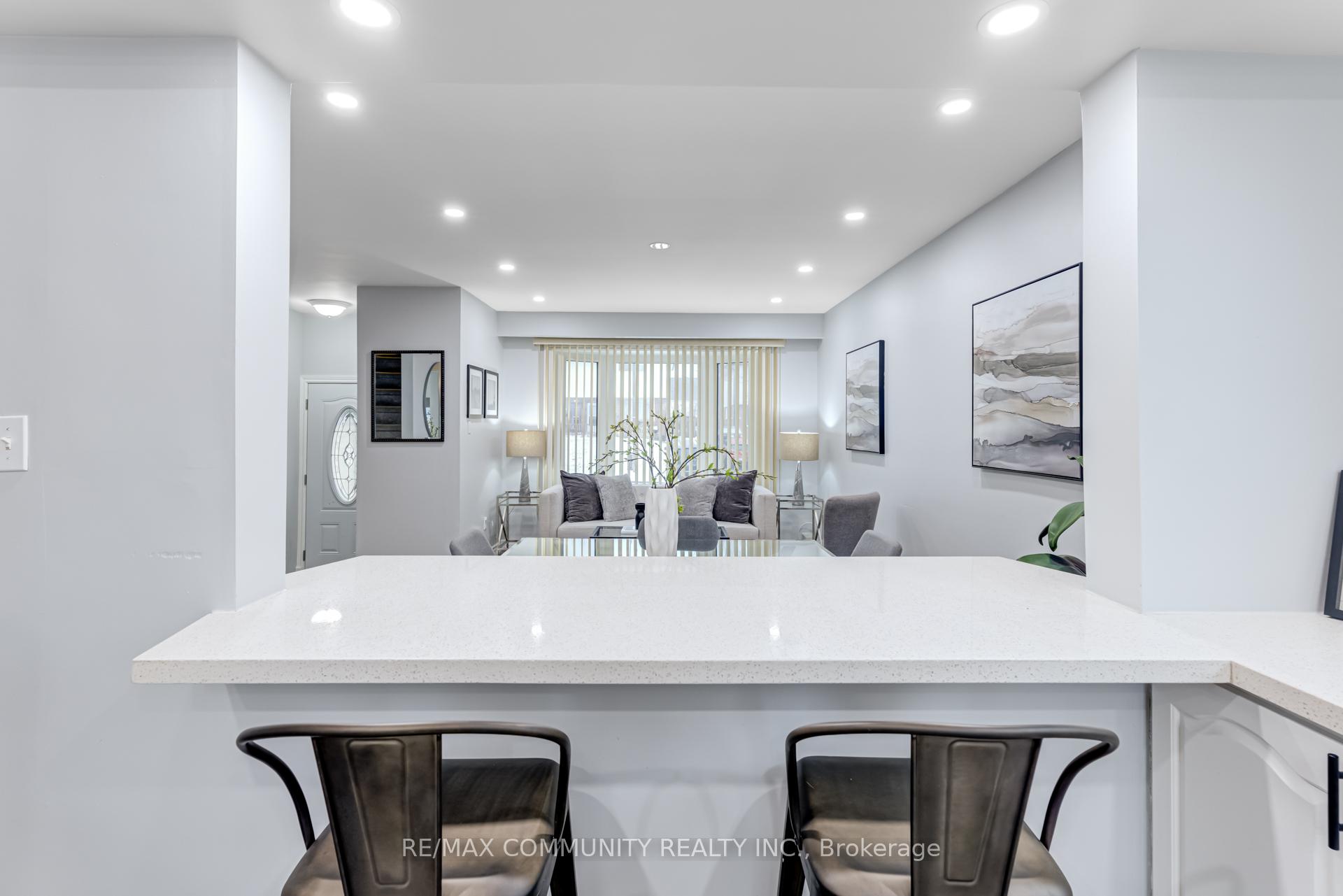 Photo 4 of 421 Maplewood Drive, Oshawa, O'Neill — HOMEH