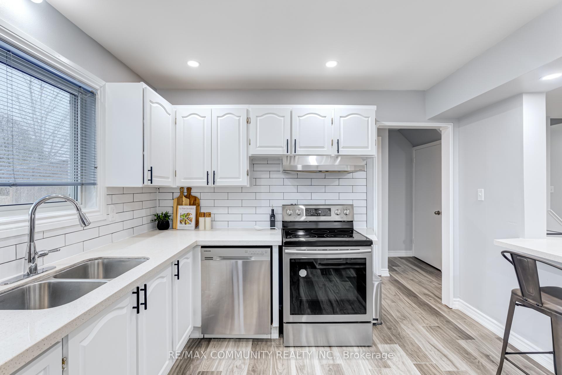 Photo 26 of 421 Maplewood Drive, Oshawa, O'Neill — HOMEH