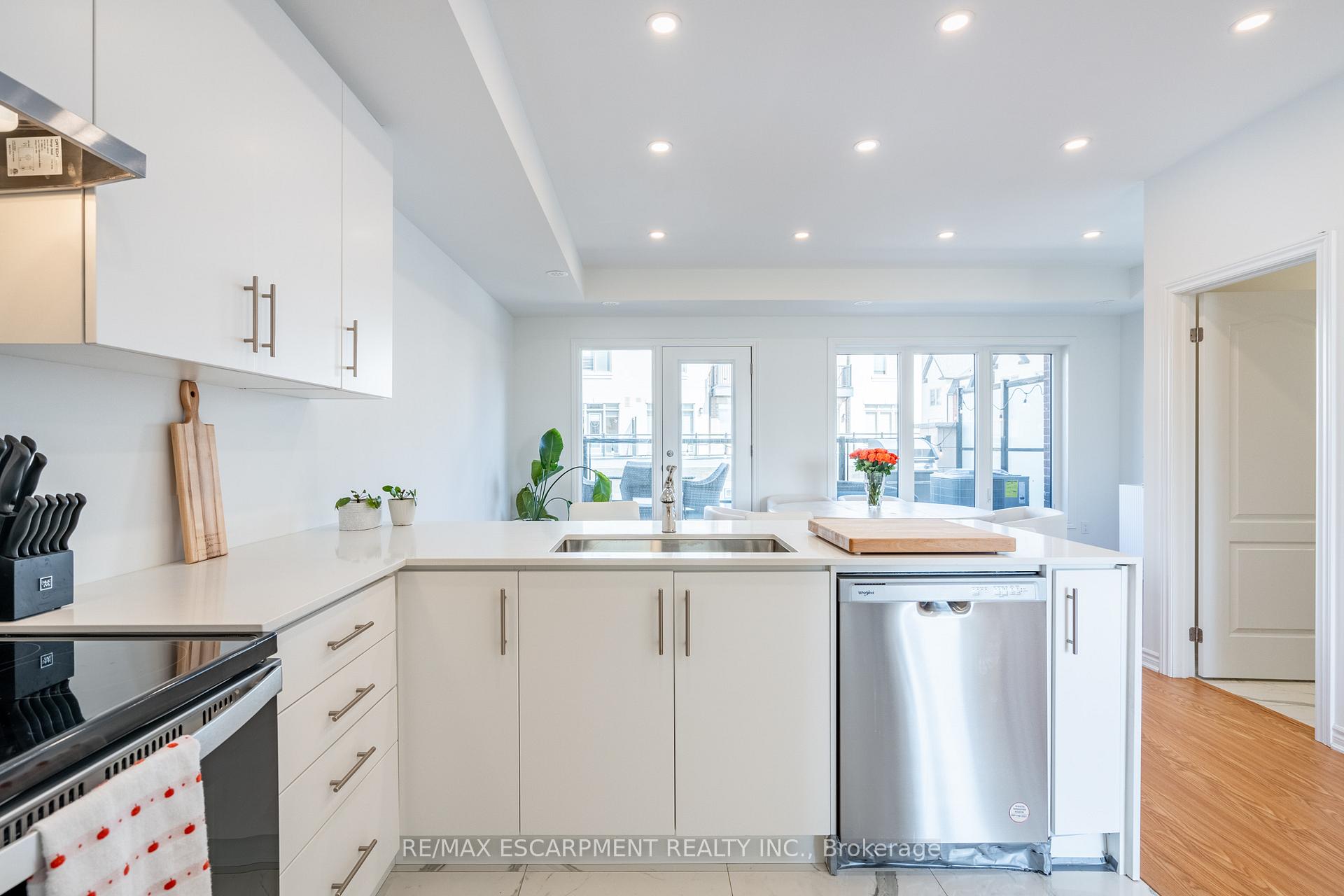 Photo 11 of 4 Springdale Avenue, Caledon, Rural Caledon — HOMEH