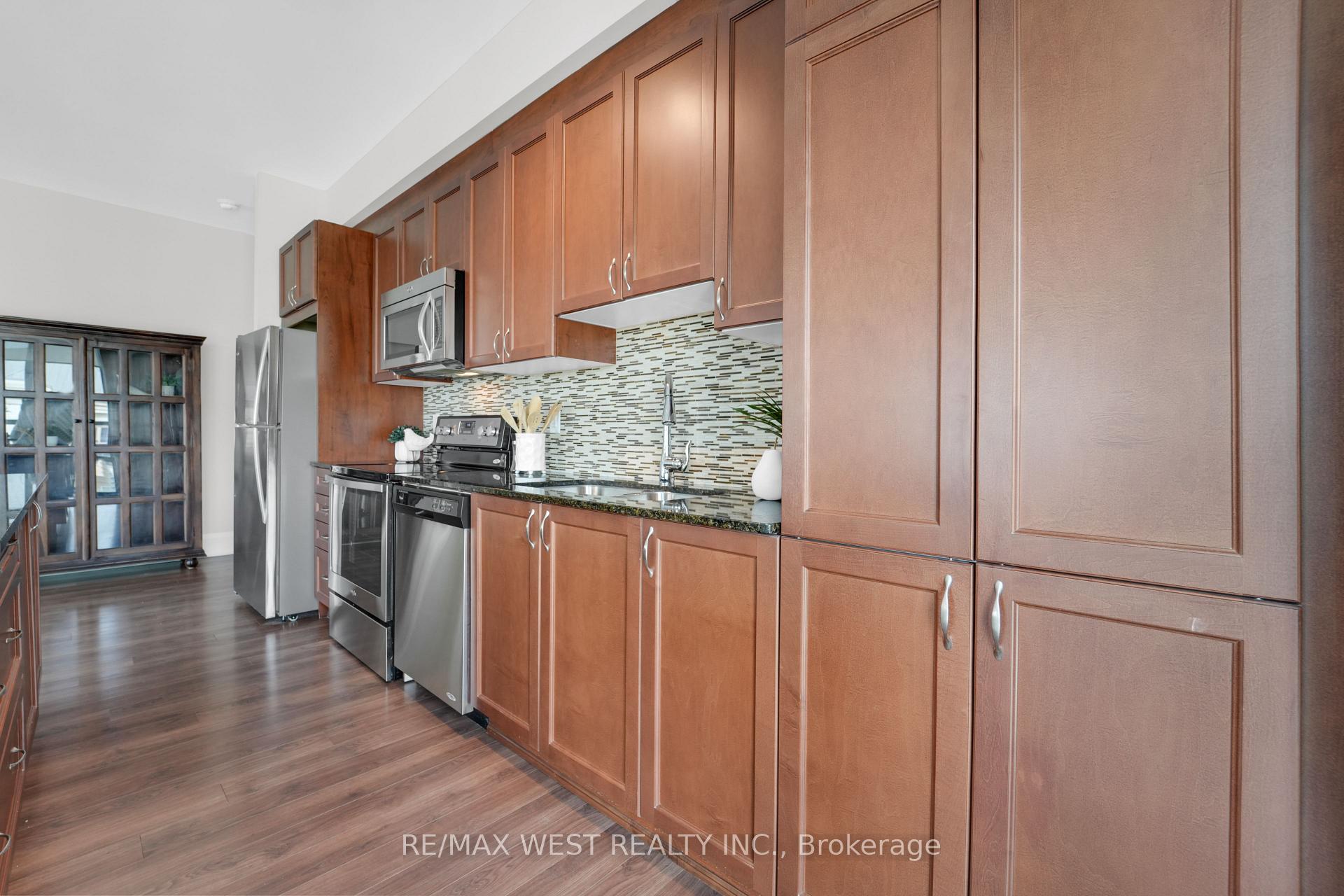 Photo 6 of Unit 903, 45 Yorkland Boulevard, Brampton, Goreway Drive Corridor — HOMEH