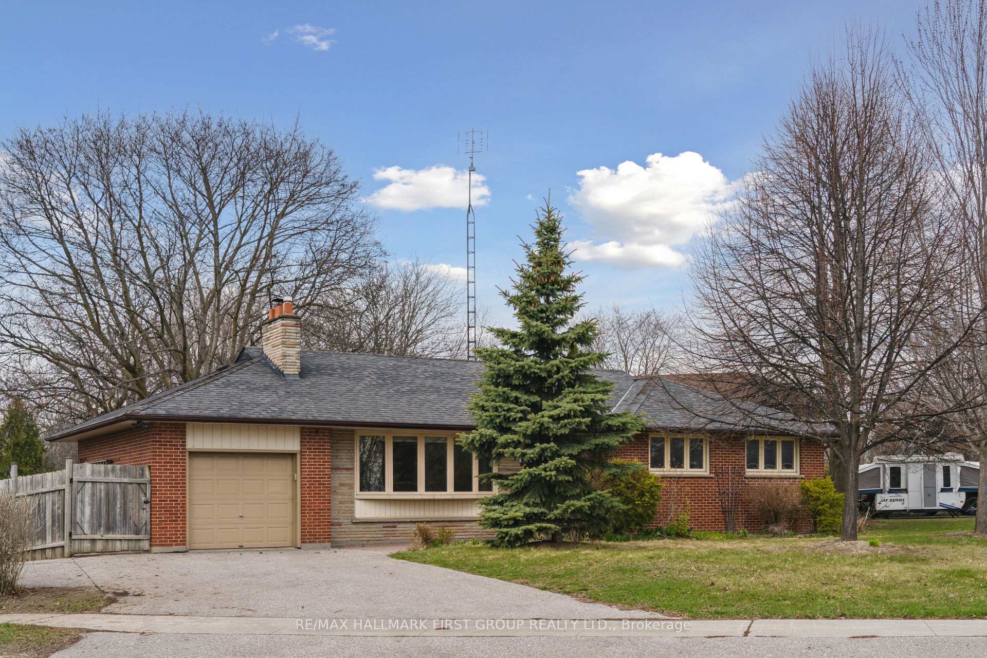 Photo 1 of 810 Henry Street, Whitby, Downtown Whitby — HOMEH