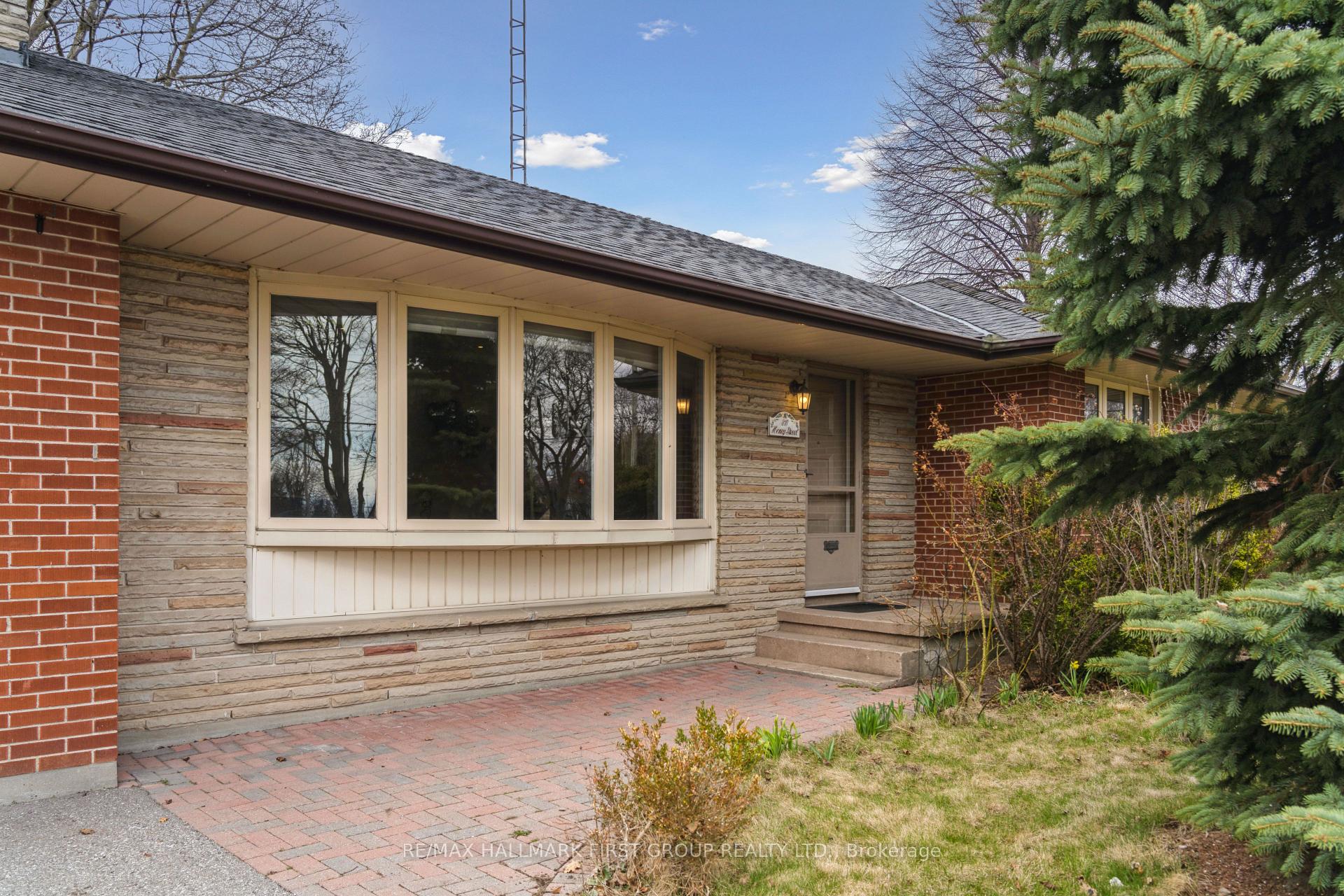 Photo 4 of 810 Henry Street, Whitby, Downtown Whitby — HOMEH