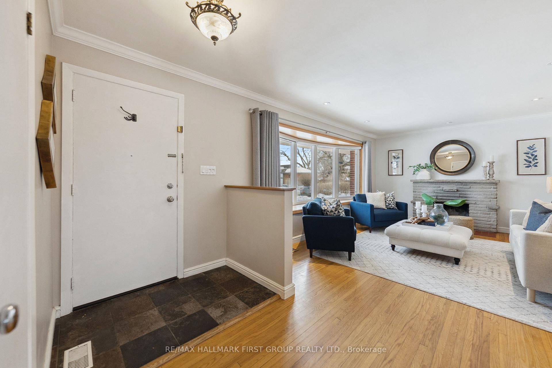 Photo 5 of 810 Henry Street, Whitby, Downtown Whitby — HOMEH