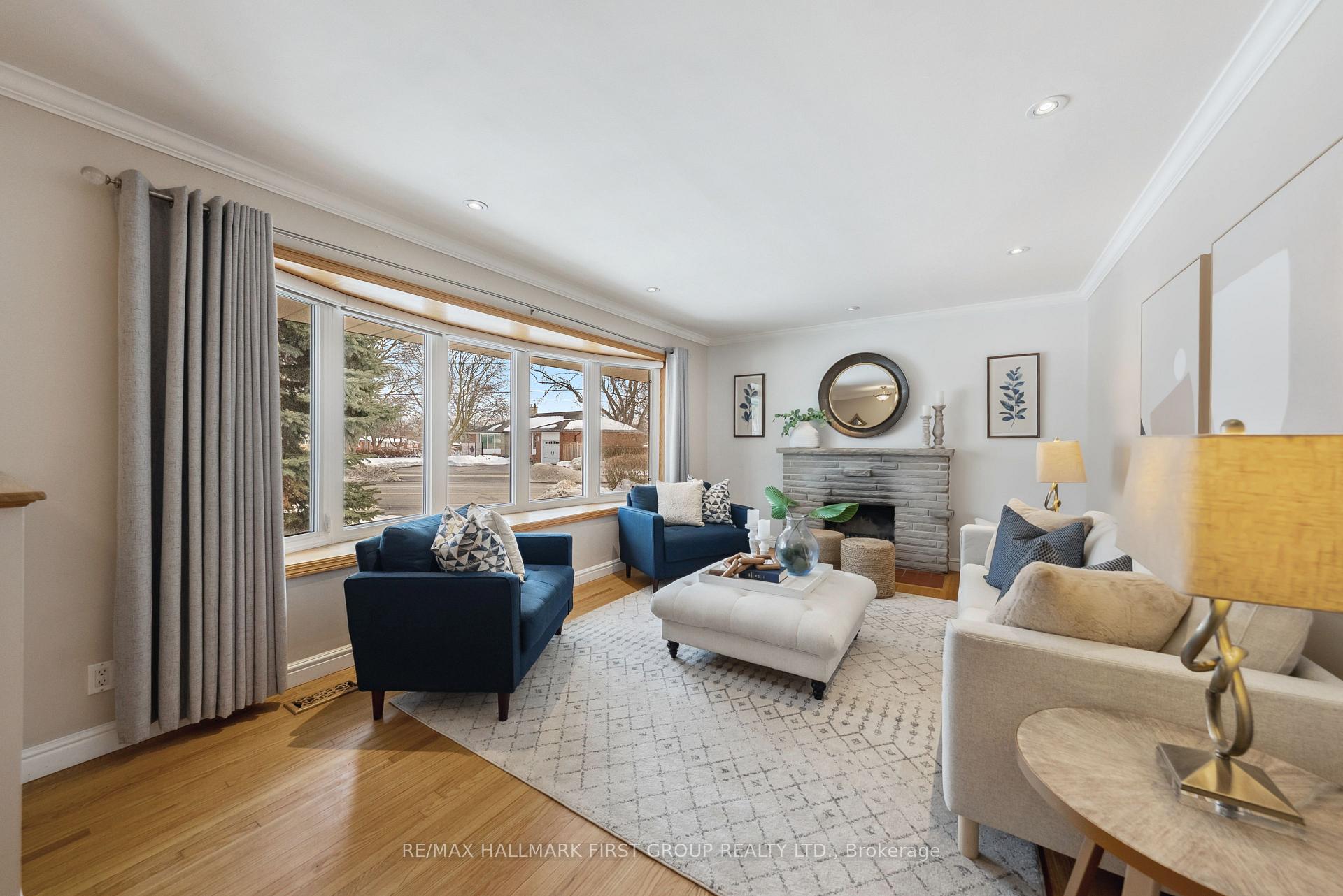 Photo 3 of 810 Henry Street, Whitby, Downtown Whitby — HOMEH