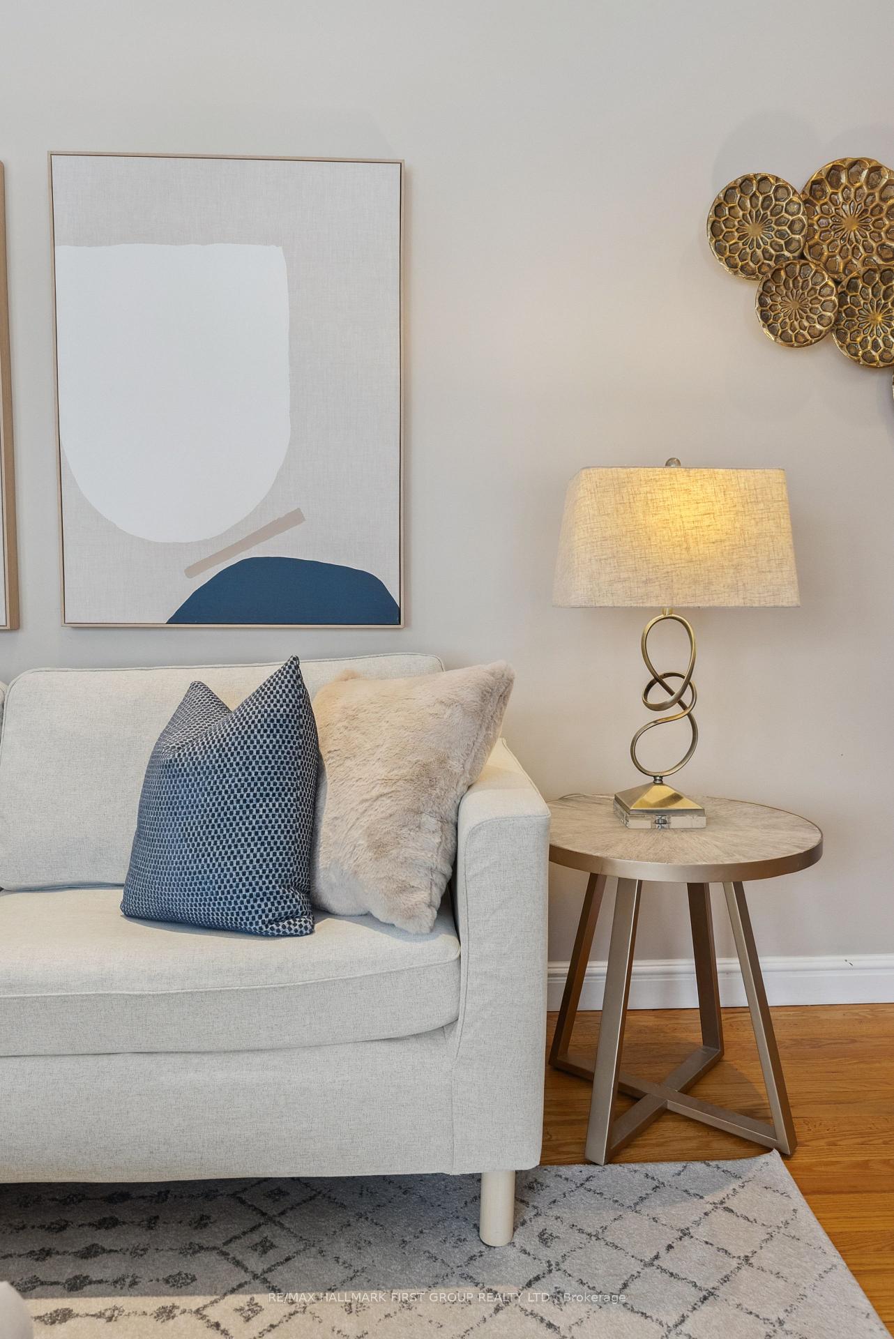 Photo 13 of 810 Henry Street, Whitby, Downtown Whitby — HOMEH