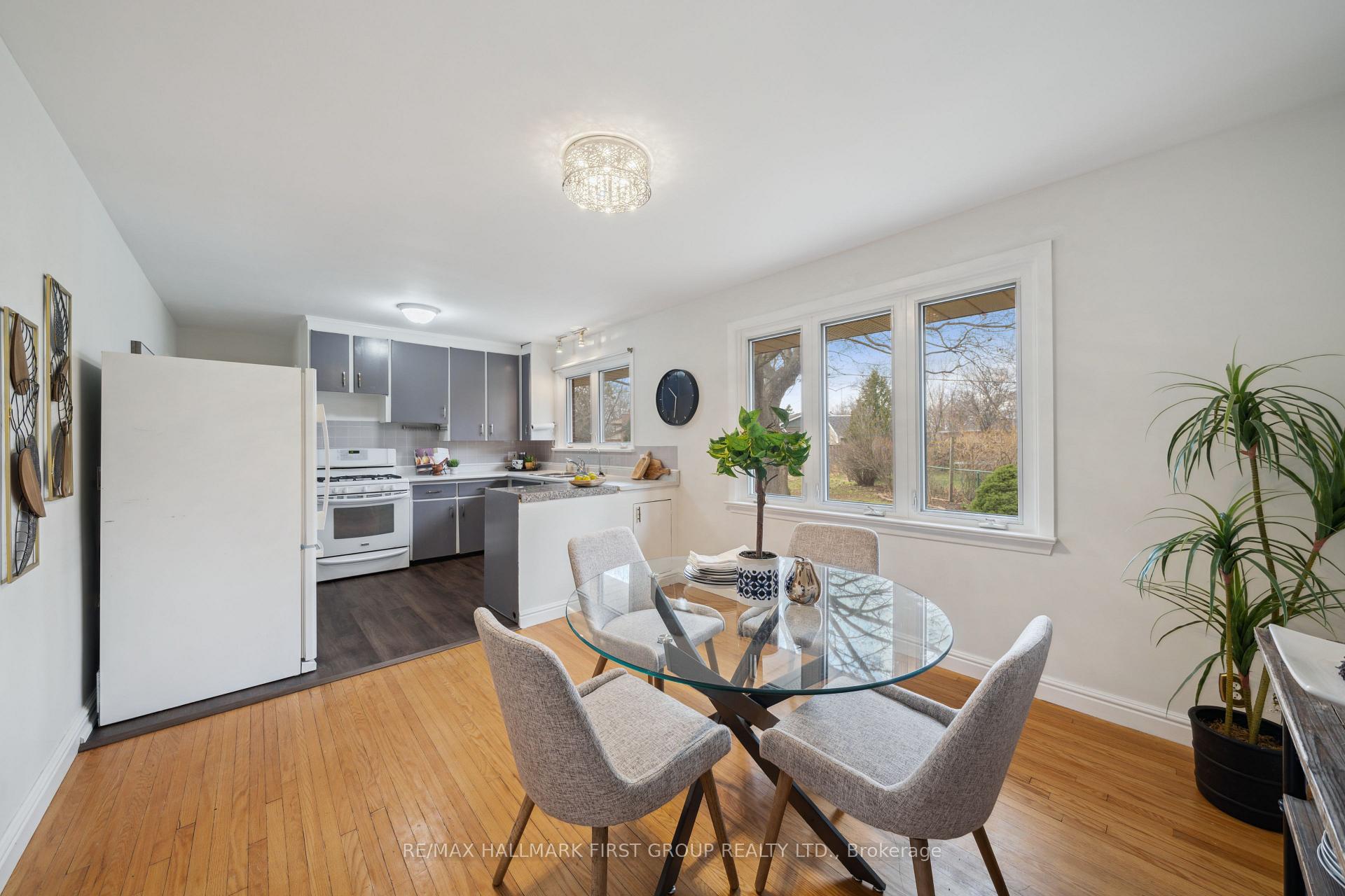 Photo 19 of 810 Henry Street, Whitby, Downtown Whitby — HOMEH