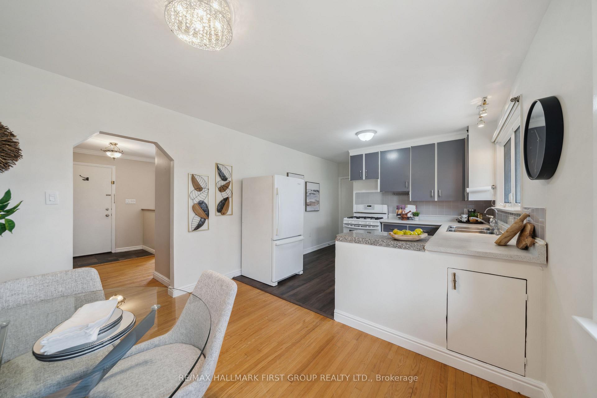 Photo 12 of 810 Henry Street, Whitby, Downtown Whitby — HOMEH