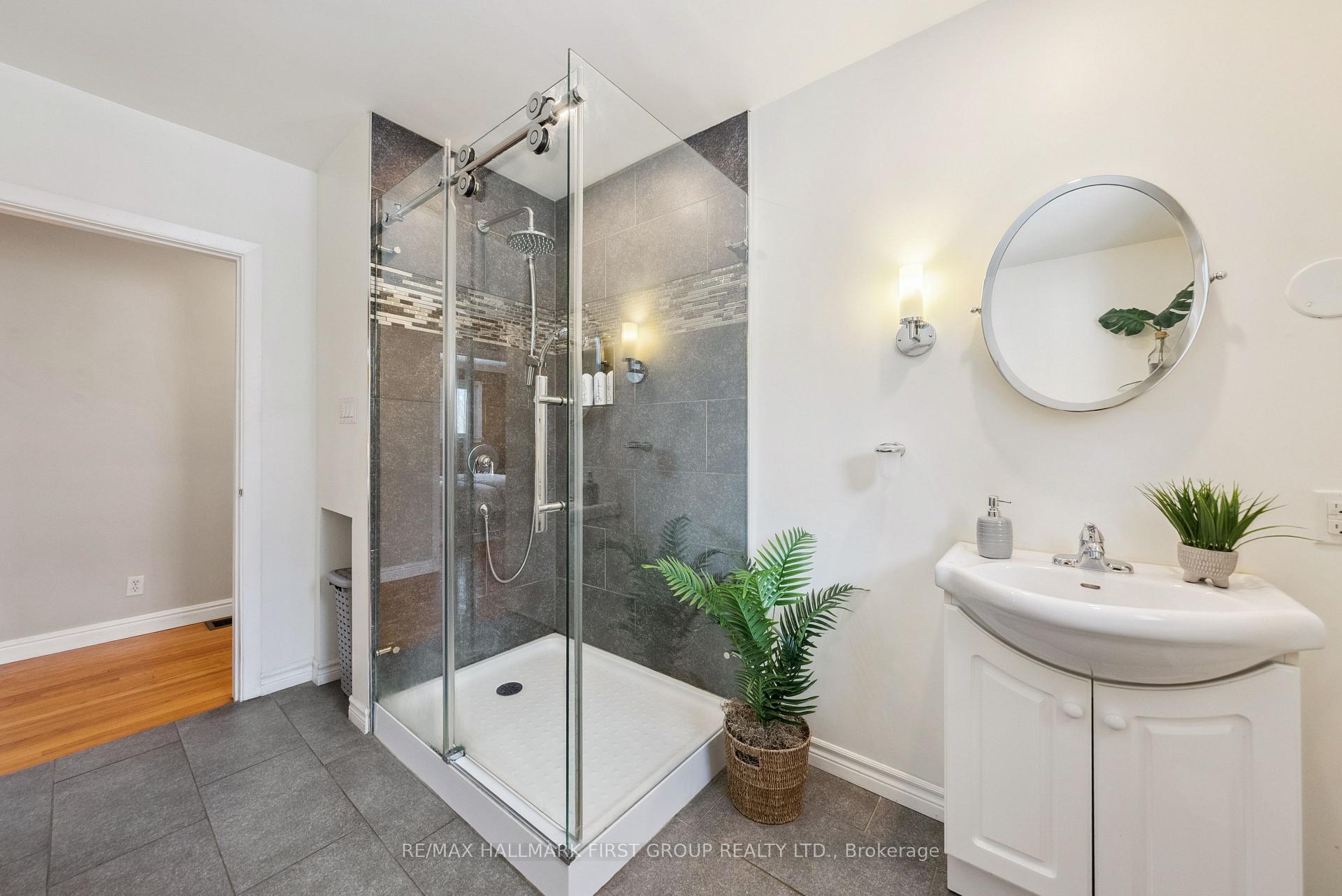 Photo 22 of 810 Henry Street, Whitby, Downtown Whitby — HOMEH