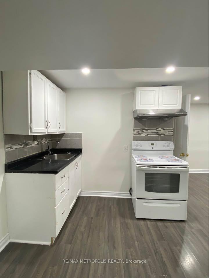 Photo 2 of 1005 Meadowridge Crescent, Pickering, Liverpool — HOMEH