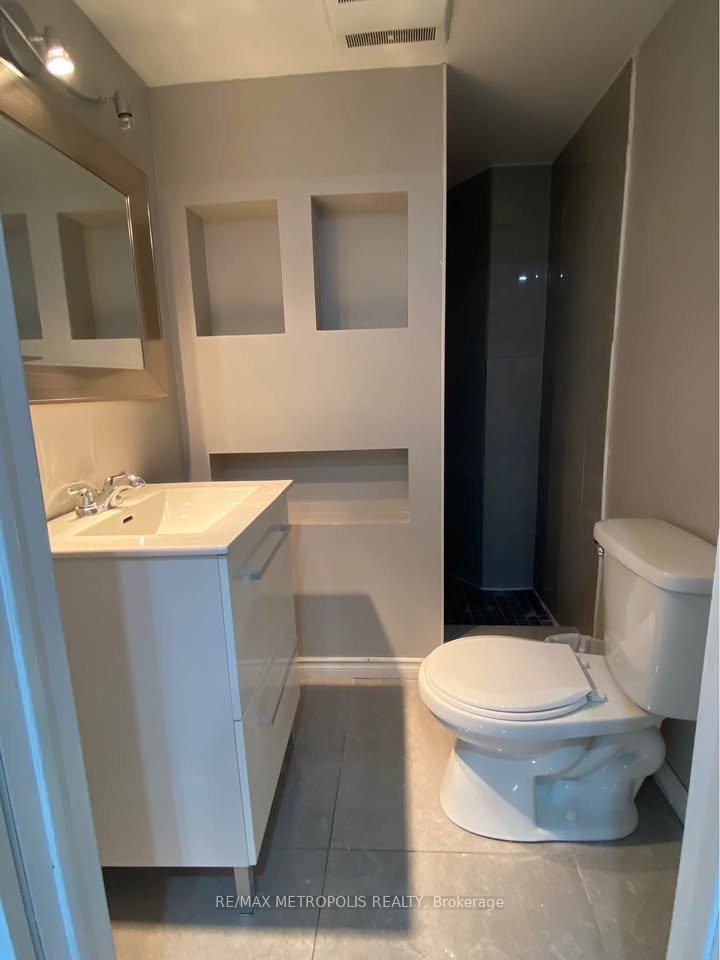 Photo 4 of 1005 Meadowridge Crescent, Pickering, Liverpool — HOMEH