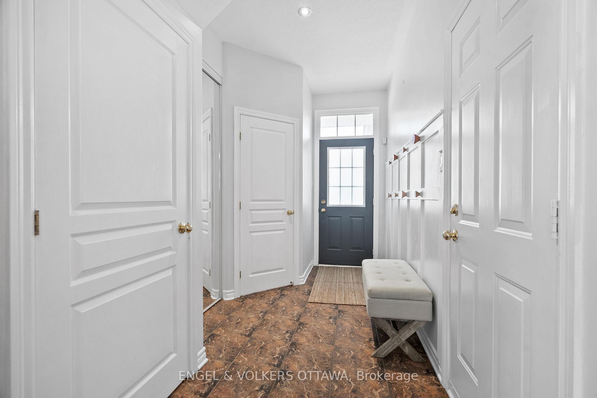 Photo 3 of 216 Bookton Place, Ottawa, Riverside South/Gloucester Glen — HOMEH